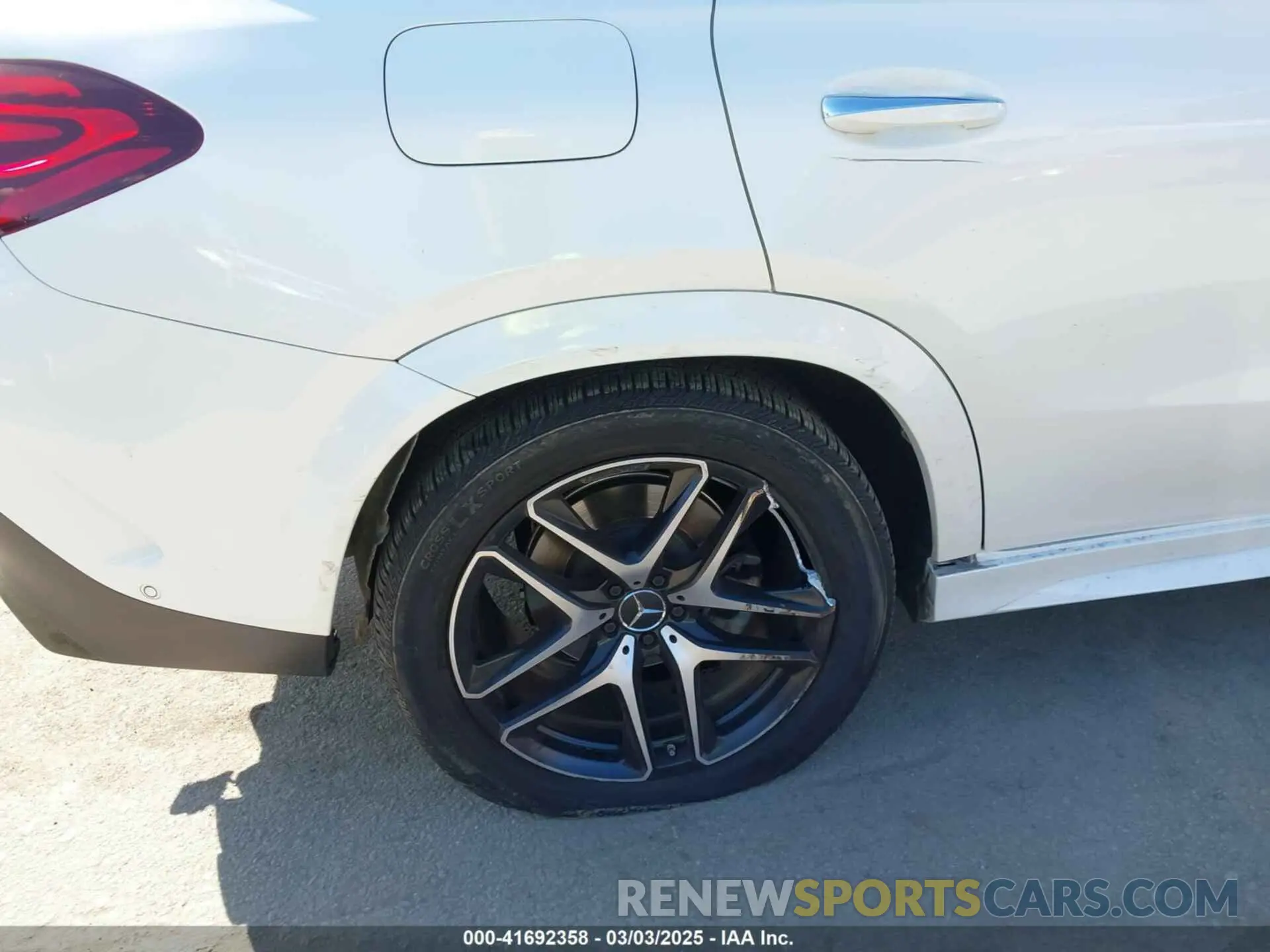 17 Photograph of a damaged car 4JGFD6BB1RB104560 MERCEDES-BENZ AMG GLE 53 COUPE 2024