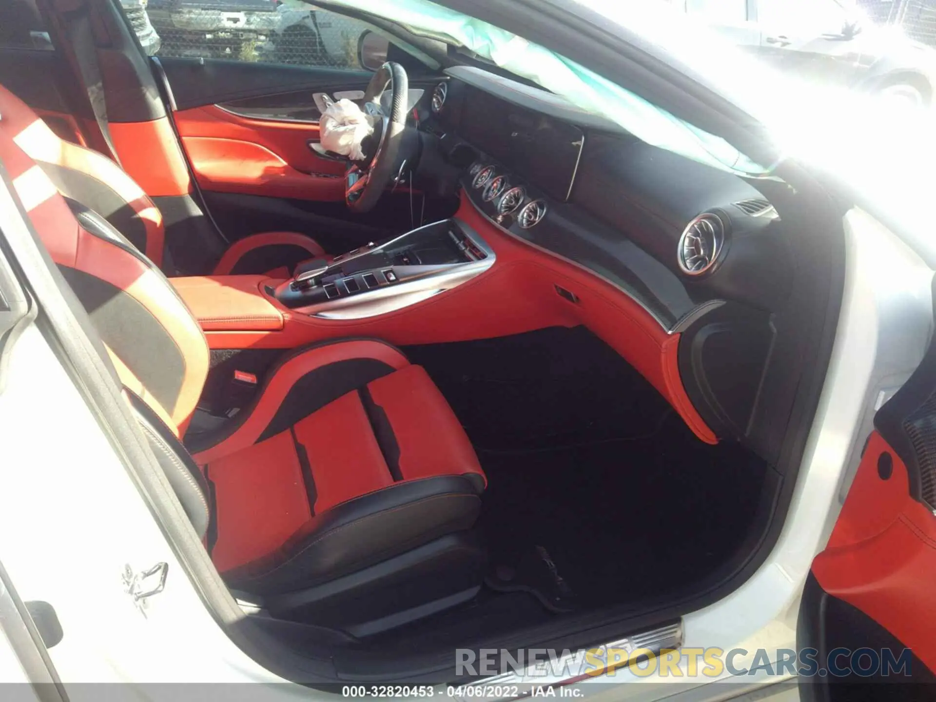 5 Photograph of a damaged car WDD7X6BB6KA008702 MERCEDES-BENZ AMG GT 2019