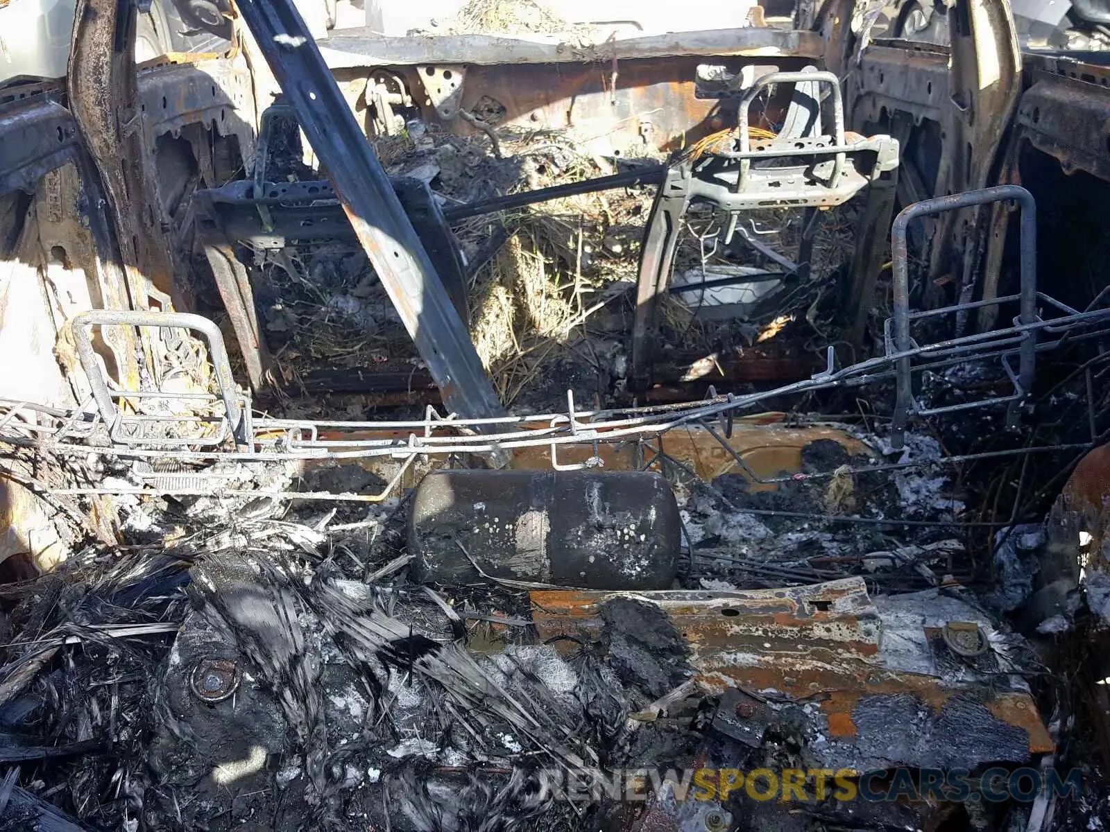 9 Photograph of a damaged car WDD7X8JB2KA001260 MERCEDES-BENZ AMG GT 63 2019