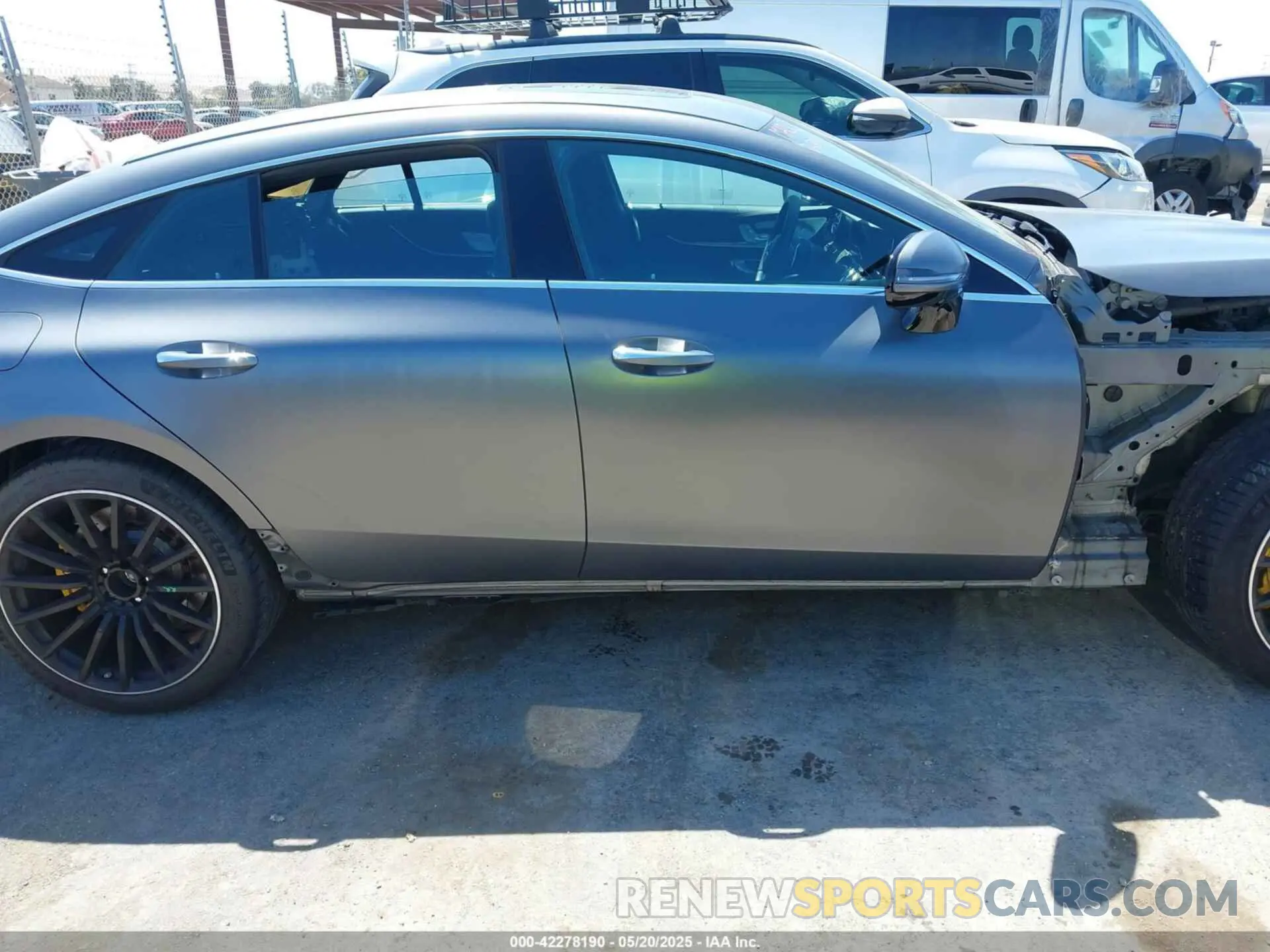 14 Photograph of a damaged car W1K7X8KB0LA015870 MERCEDES-BENZ AMG GT 63 4-DOOR COUPE 2020