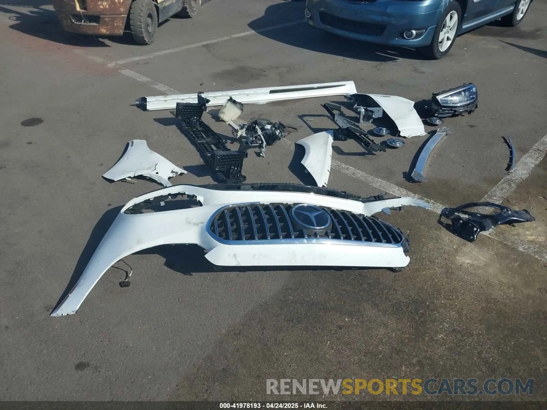 12 Photograph of a damaged car W1K6G8CB3RA269463 MERCEDES-BENZ AMG S 63 E 2024