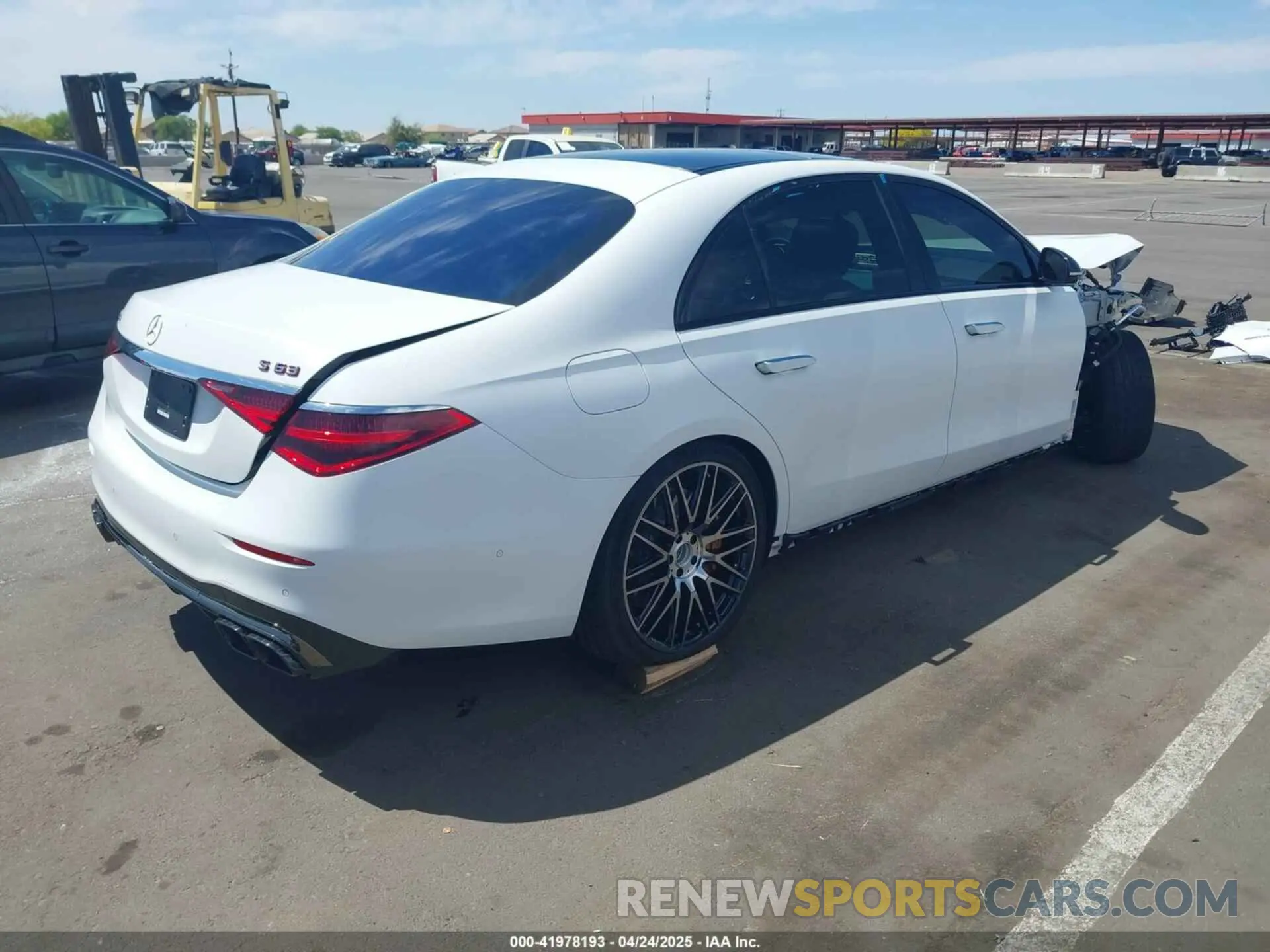 4 Photograph of a damaged car W1K6G8CB3RA269463 MERCEDES-BENZ AMG S 63 E 2024
