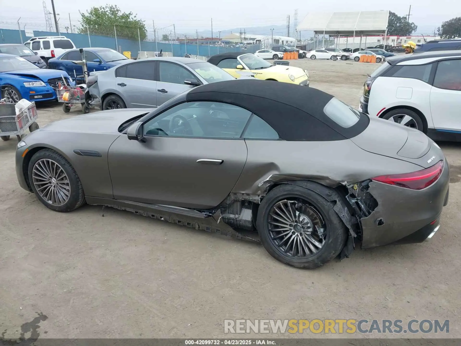 14 Фотография поврежденного автомобиля W1KVK5AB3PF017966 MERCEDES-BENZ AMG SL 43 2023