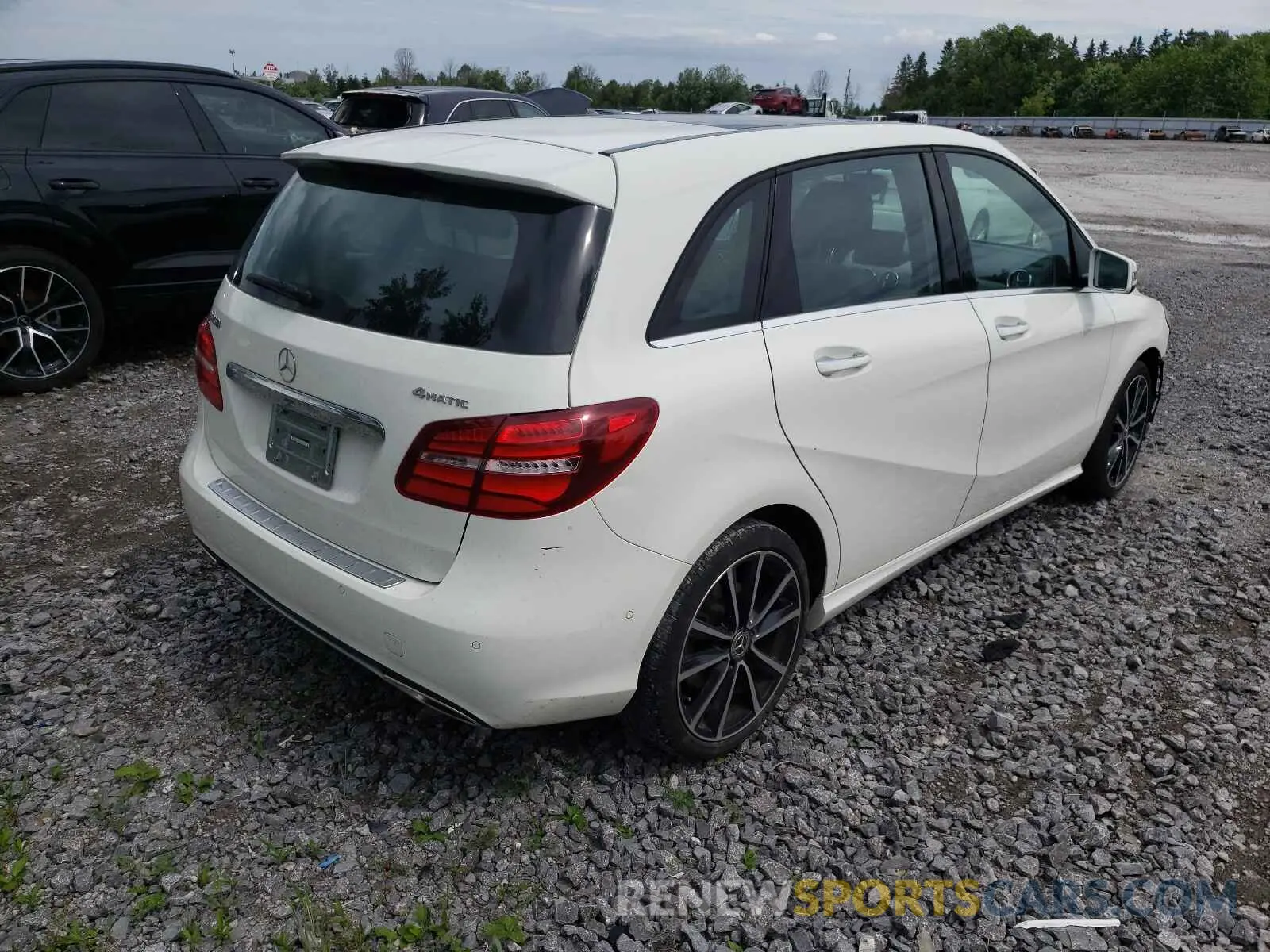 4 Photograph of a damaged car WDDMH4GB1KJ522518 MERCEDES-BENZ B CLASS 2019