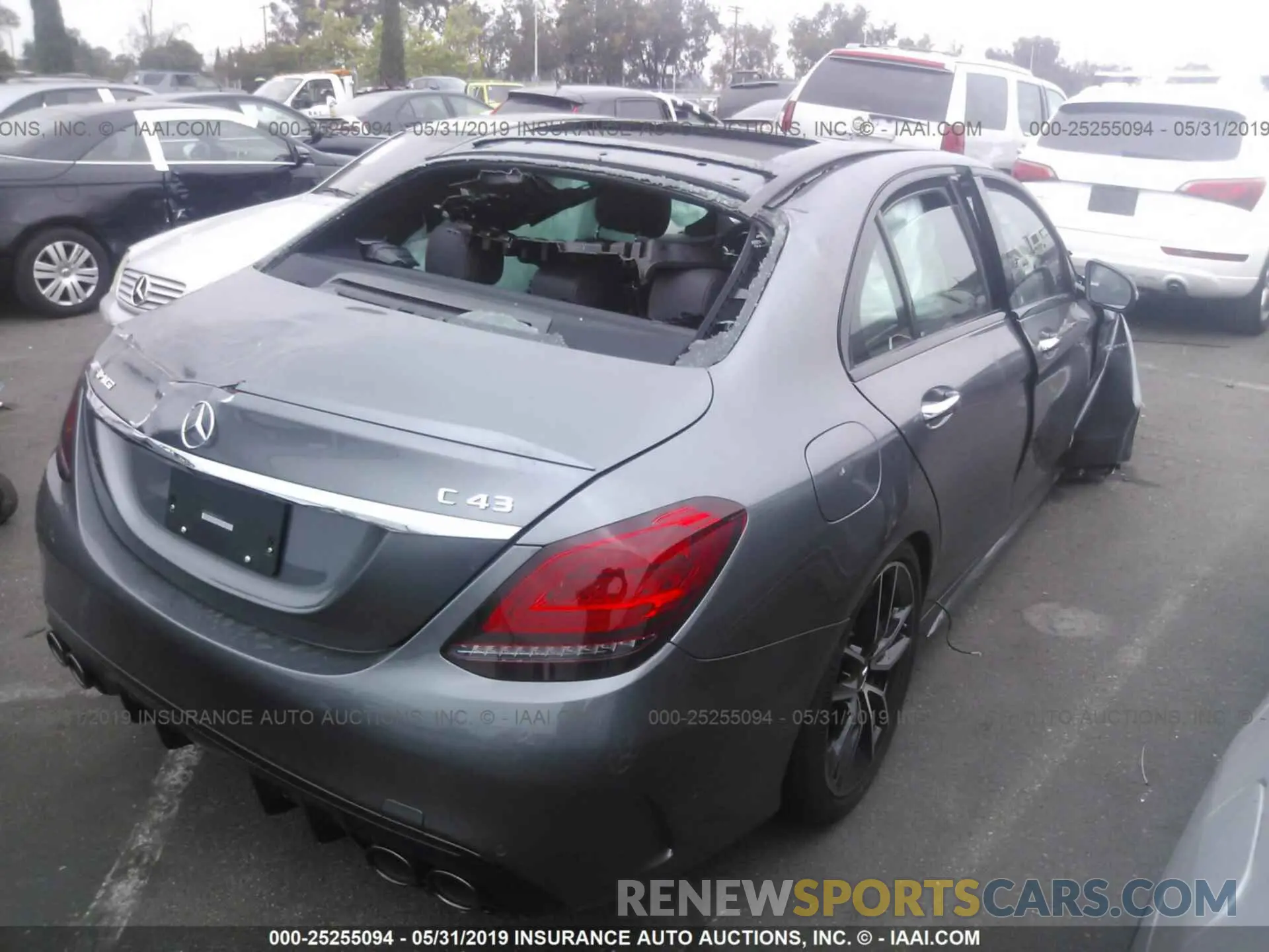 4 Photograph of a damaged car 55SWF6EB2KU317500 MERCEDES-BENZ C 2019