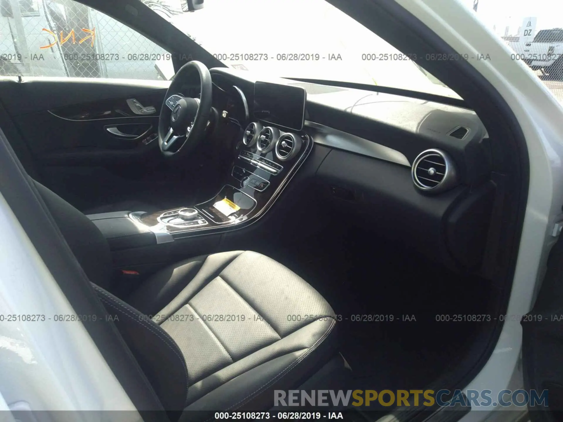 5 Photograph of a damaged car 55SWF8DB3KU300394 MERCEDES-BENZ C 2019