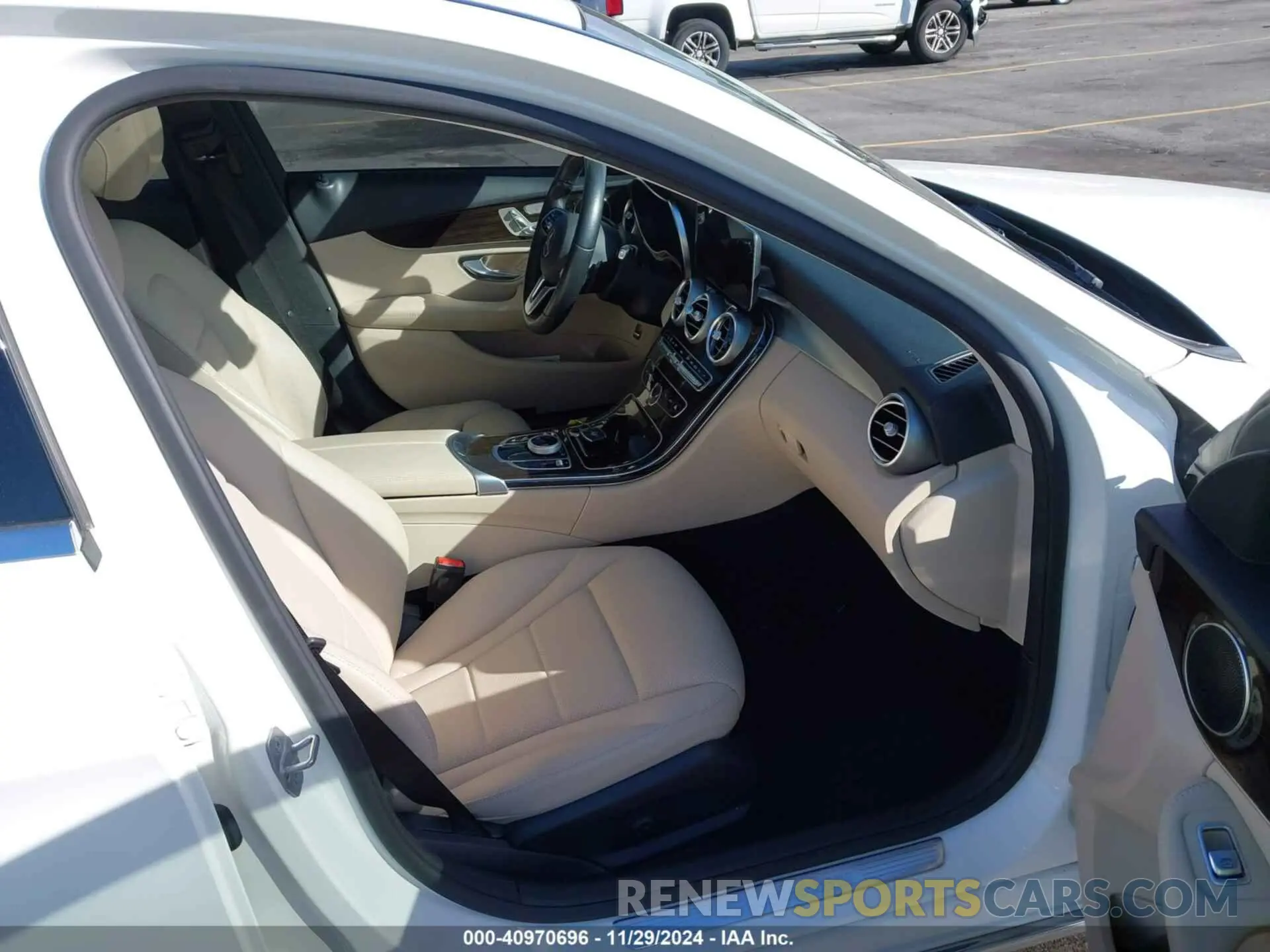 5 Photograph of a damaged car 55SWF8DB0KU288673 MERCEDES-BENZ C 300 2019