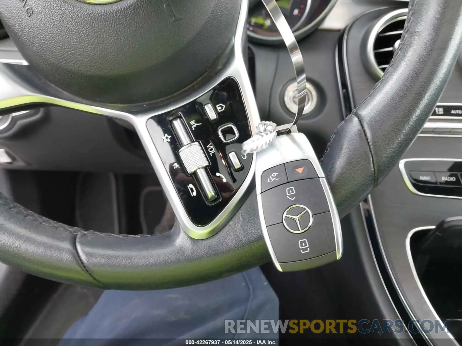 11 Photograph of a damaged car 55SWF8DB1KU285801 MERCEDES-BENZ C 300 2019