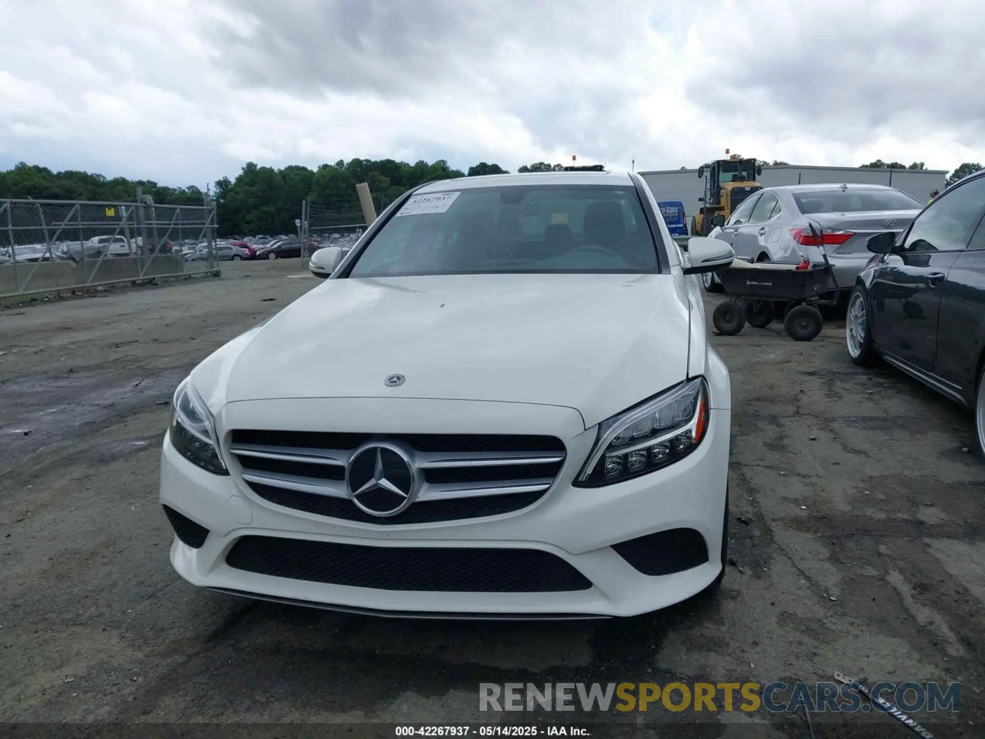 12 Photograph of a damaged car 55SWF8DB1KU285801 MERCEDES-BENZ C 300 2019