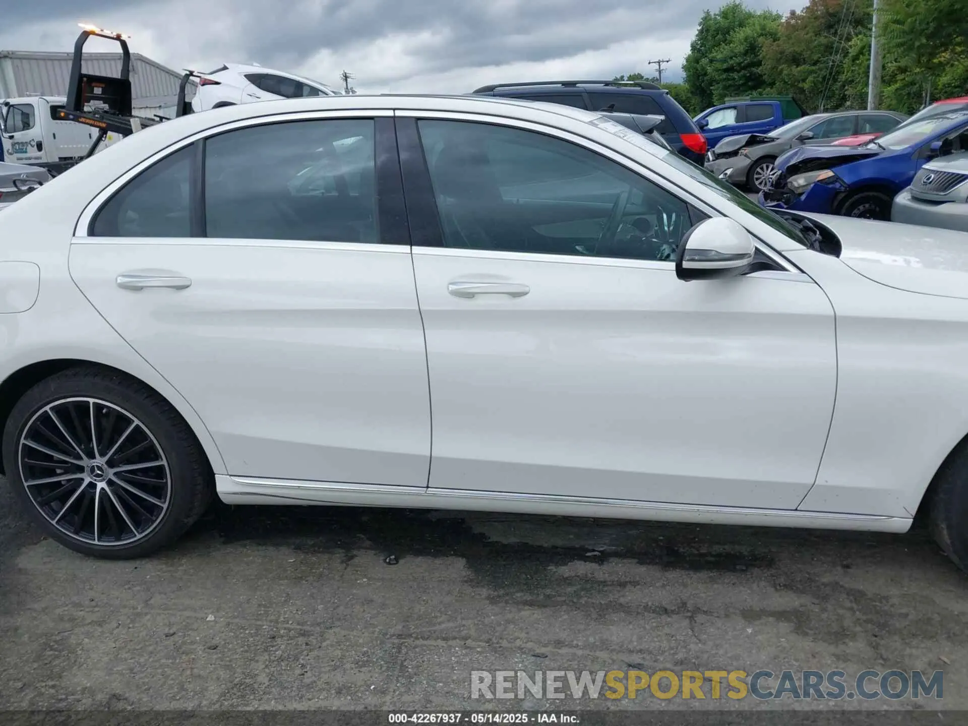 13 Photograph of a damaged car 55SWF8DB1KU285801 MERCEDES-BENZ C 300 2019