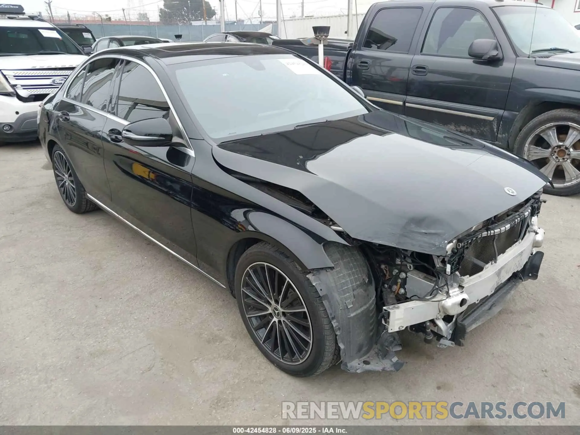 1 Photograph of a damaged car 55SWF8DB2KU315534 MERCEDES-BENZ C 300 2019