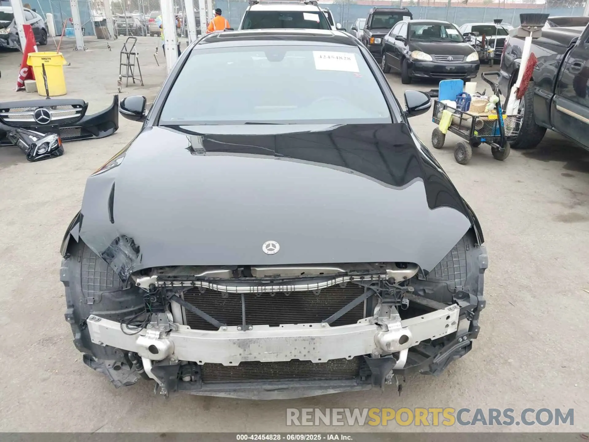 13 Photograph of a damaged car 55SWF8DB2KU315534 MERCEDES-BENZ C 300 2019