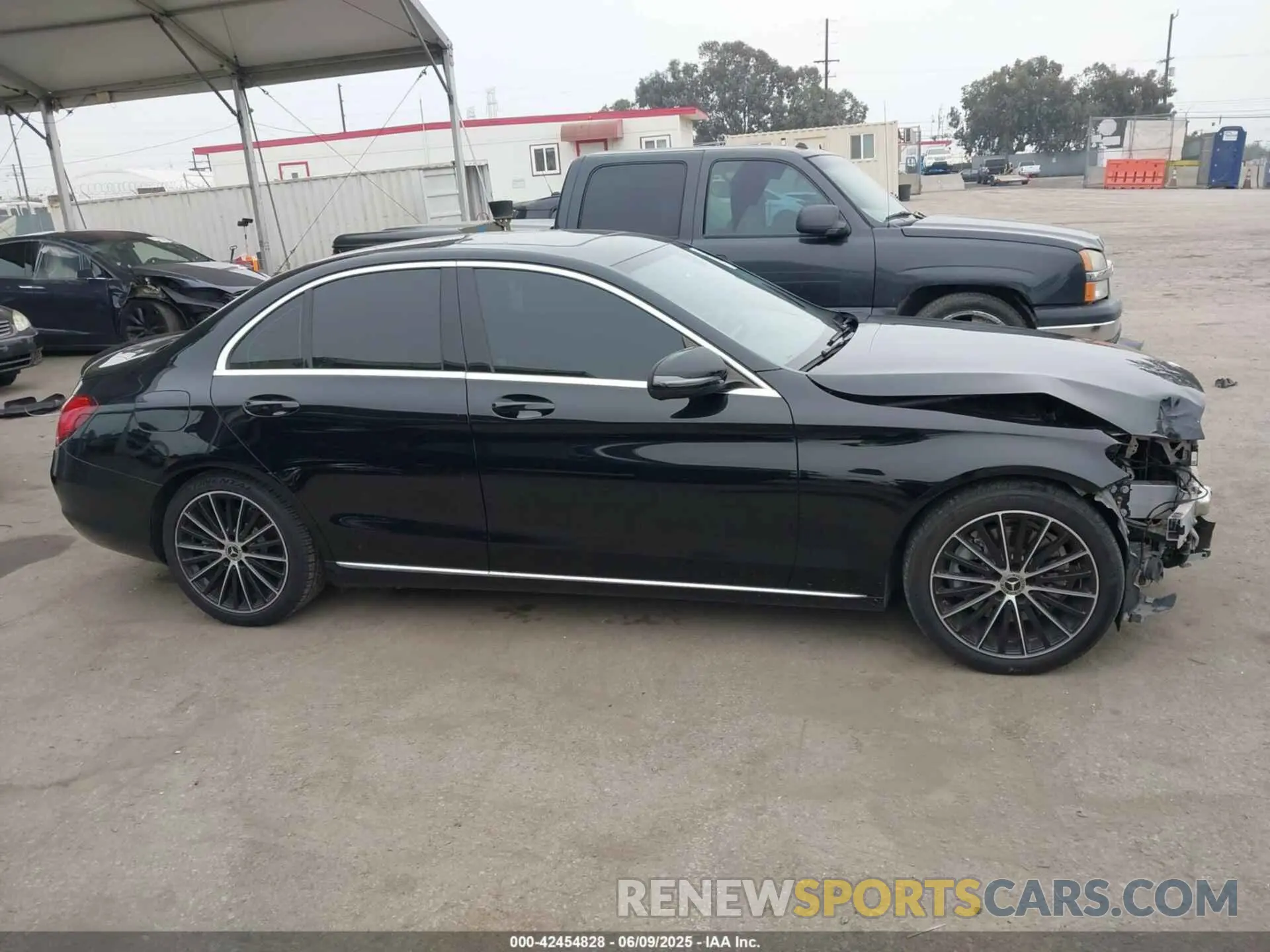 14 Photograph of a damaged car 55SWF8DB2KU315534 MERCEDES-BENZ C 300 2019