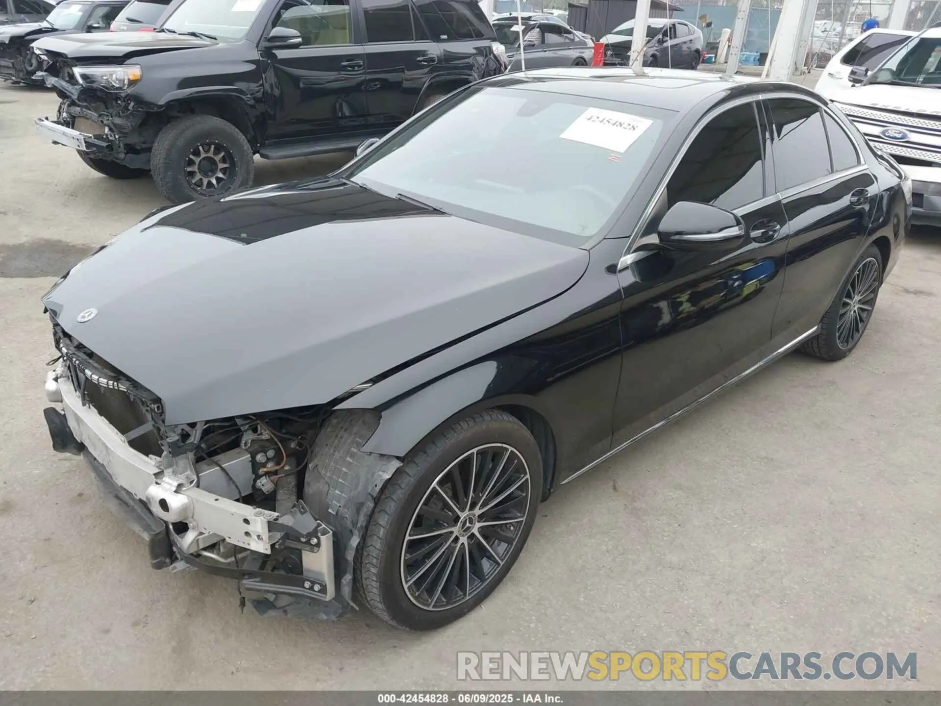 2 Photograph of a damaged car 55SWF8DB2KU315534 MERCEDES-BENZ C 300 2019
