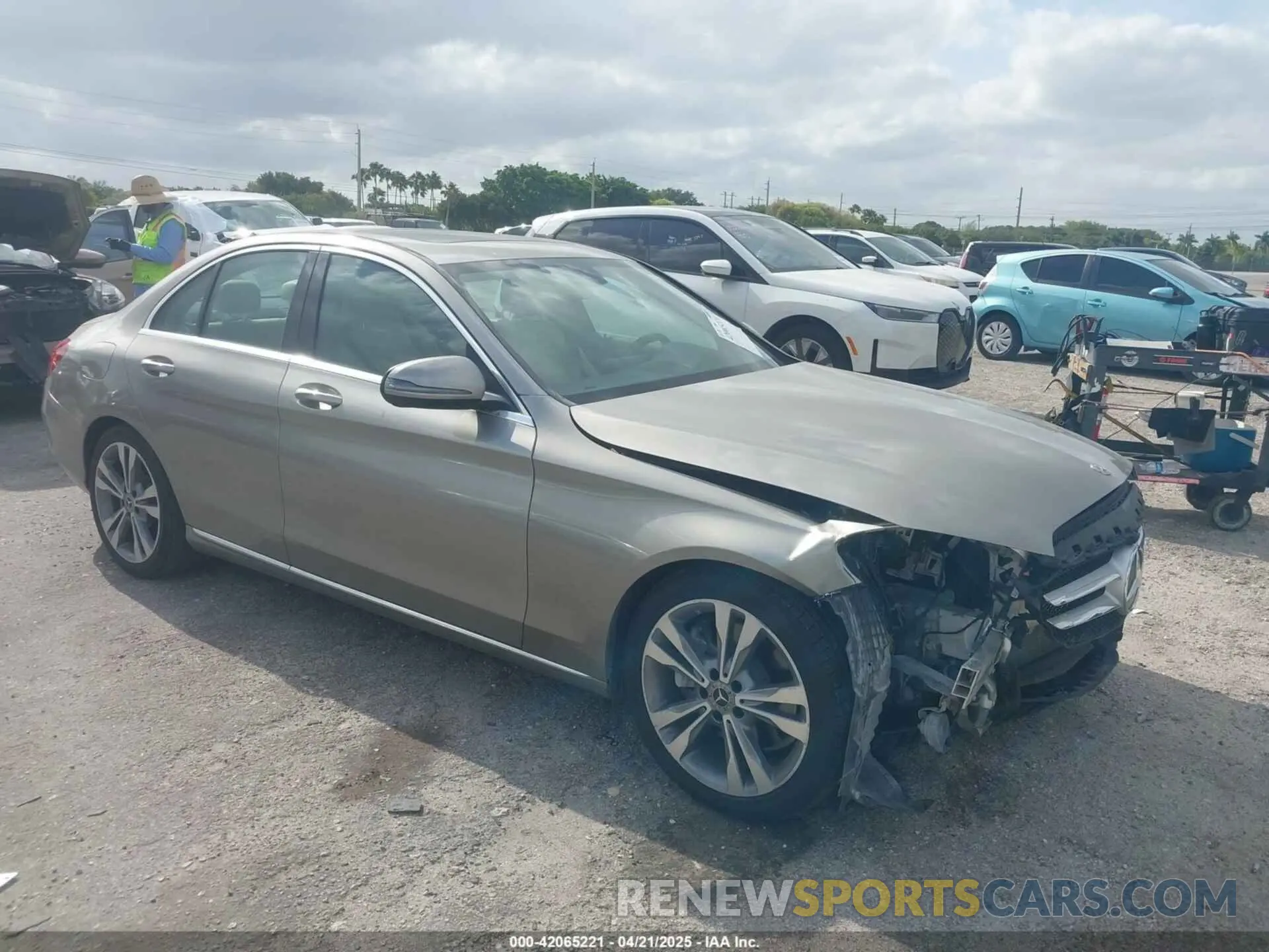 1 Photograph of a damaged car 55SWF8DB3KU295407 MERCEDES-BENZ C 300 2019