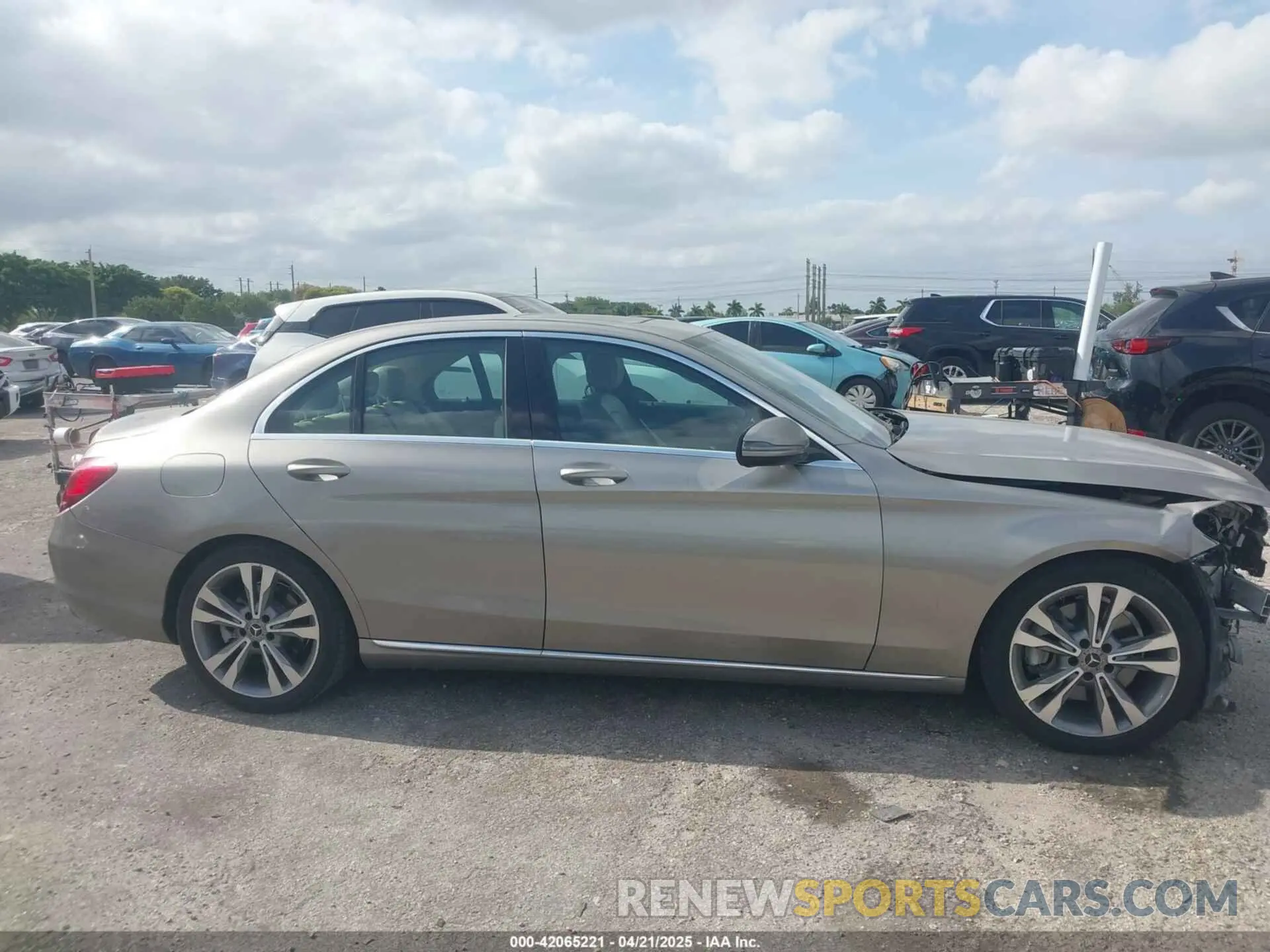 14 Photograph of a damaged car 55SWF8DB3KU295407 MERCEDES-BENZ C 300 2019