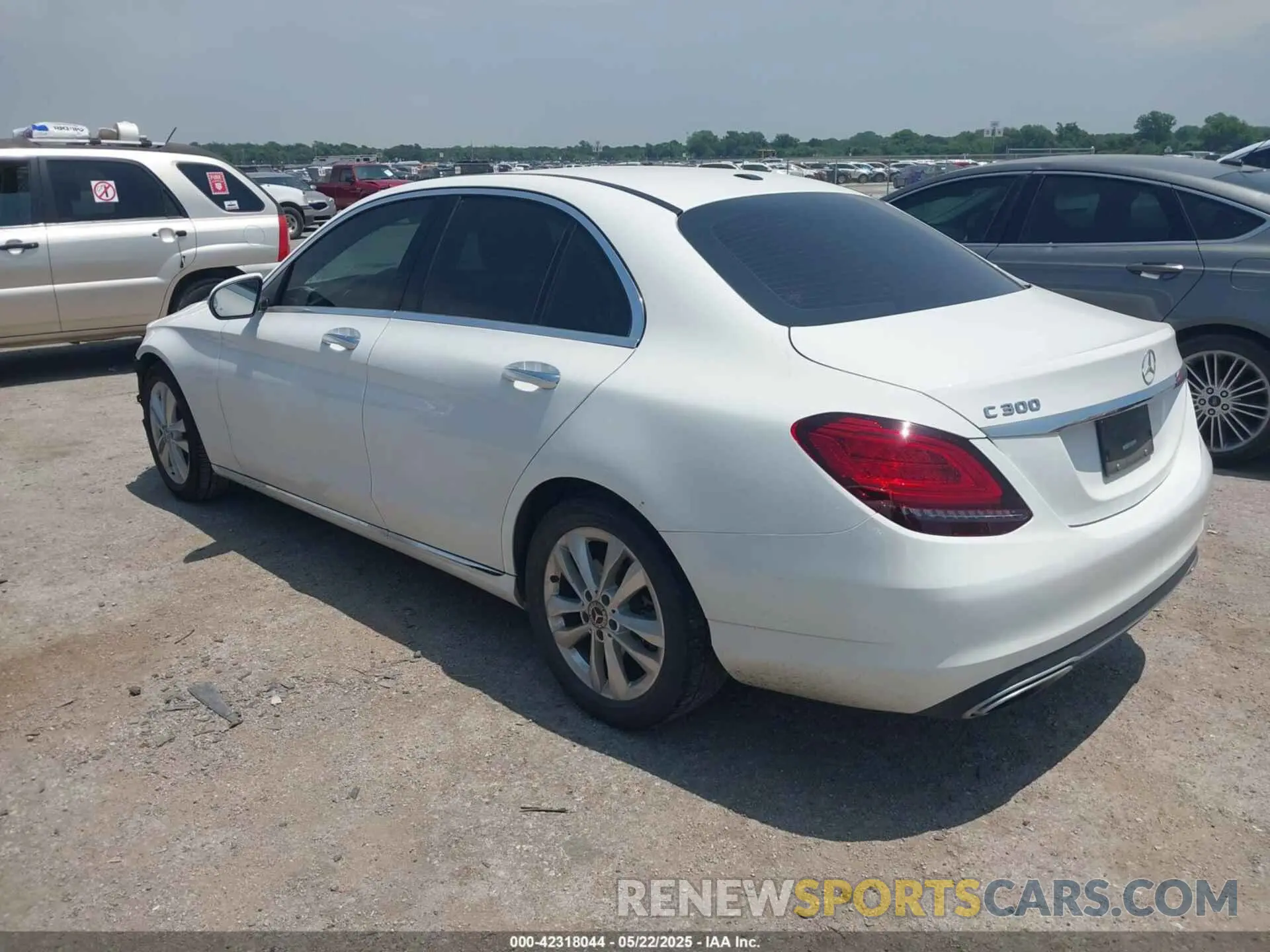 3 Фотография поврежденного автомобиля 55SWF8DB3KU304610 MERCEDES-BENZ C 300 2019