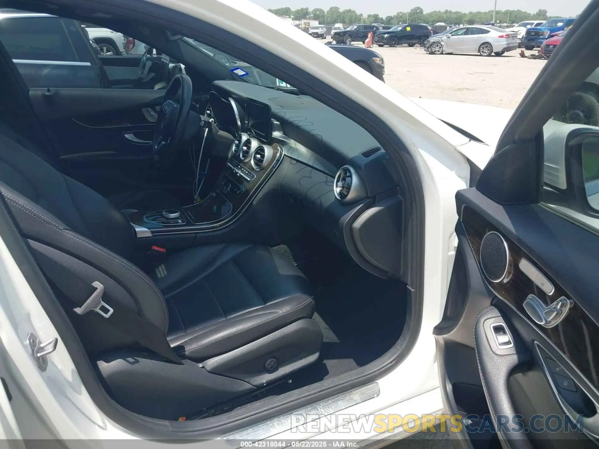 5 Фотография поврежденного автомобиля 55SWF8DB3KU304610 MERCEDES-BENZ C 300 2019