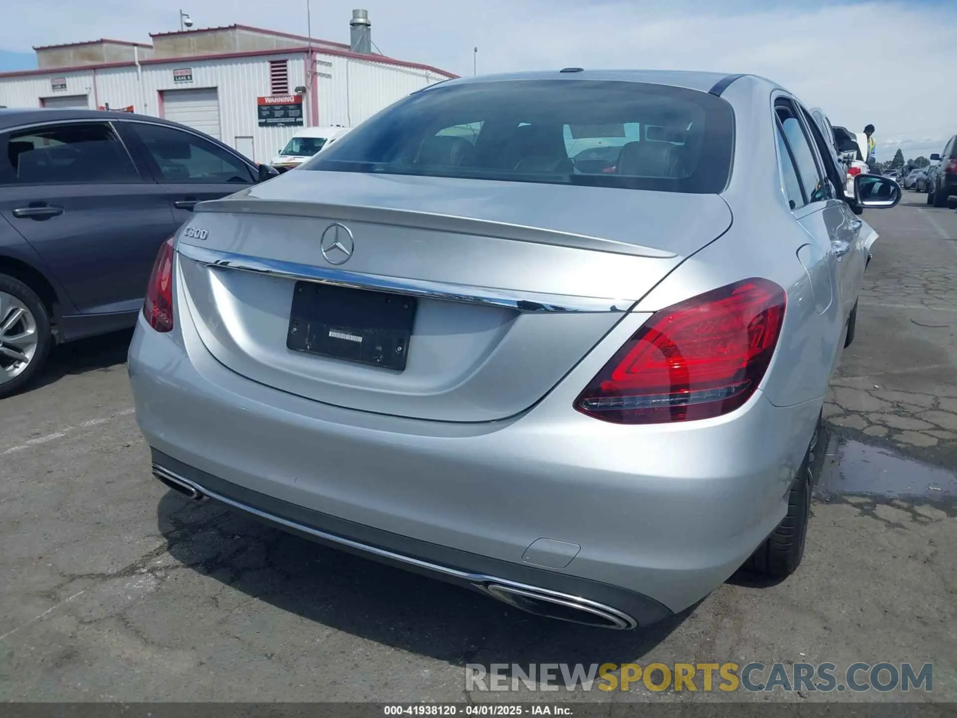 4 Фотография поврежденного автомобиля 55SWF8DB3KU319429 MERCEDES-BENZ C 300 2019
