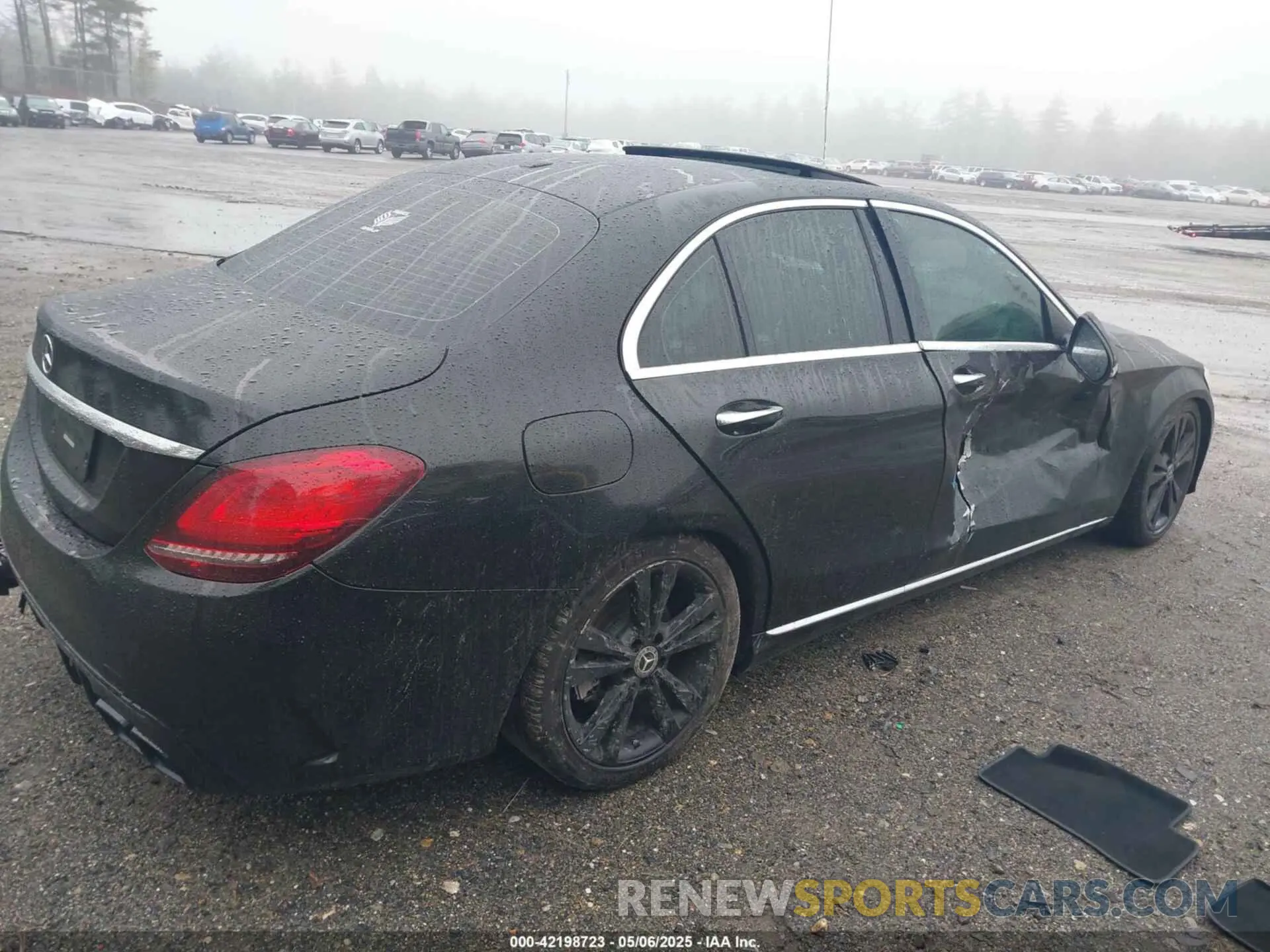 4 Photograph of a damaged car 55SWF8DB5KU307749 MERCEDES-BENZ C 300 2019