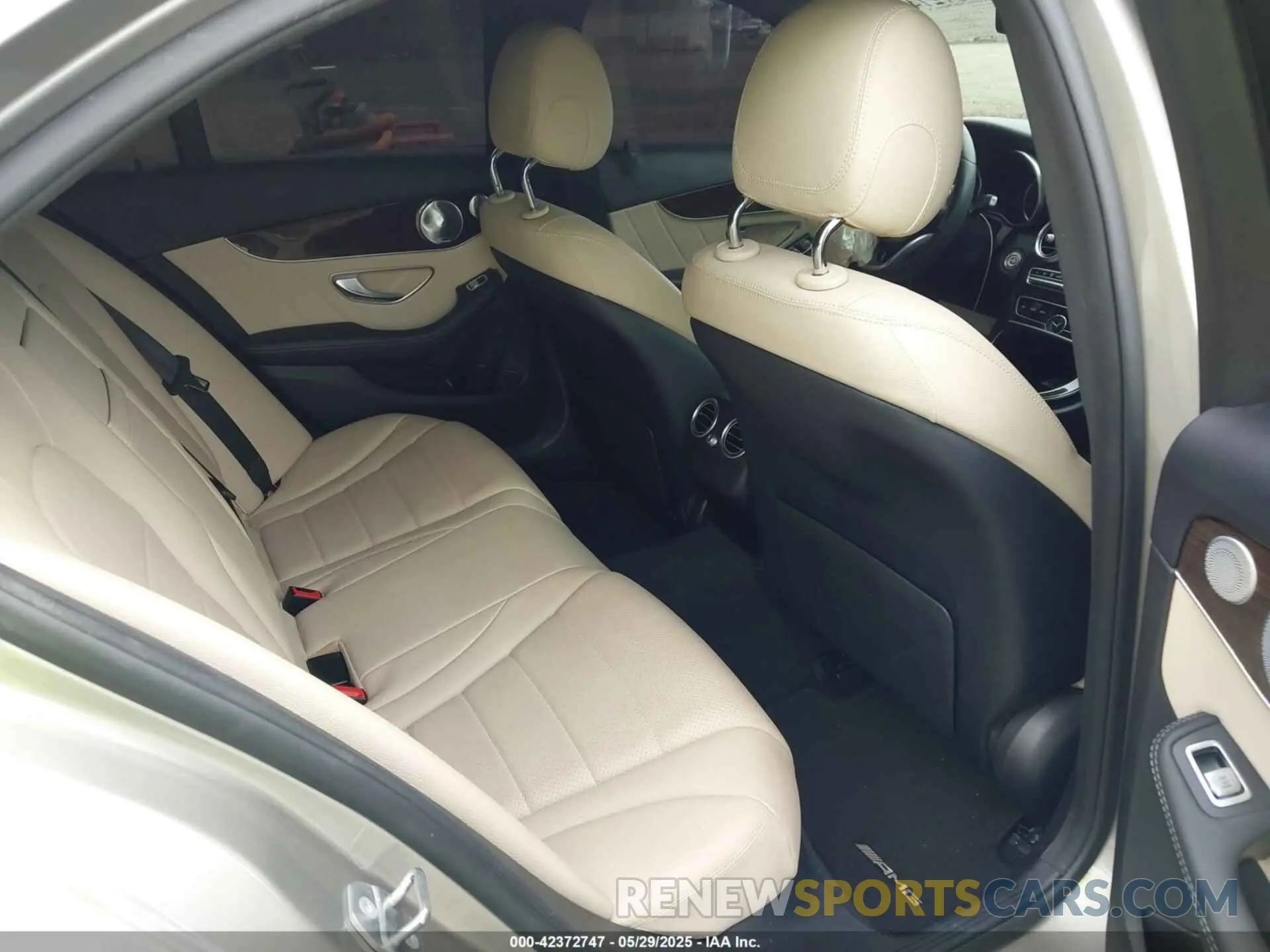 8 Photograph of a damaged car 55SWF8DB6KU311910 MERCEDES-BENZ C 300 2019