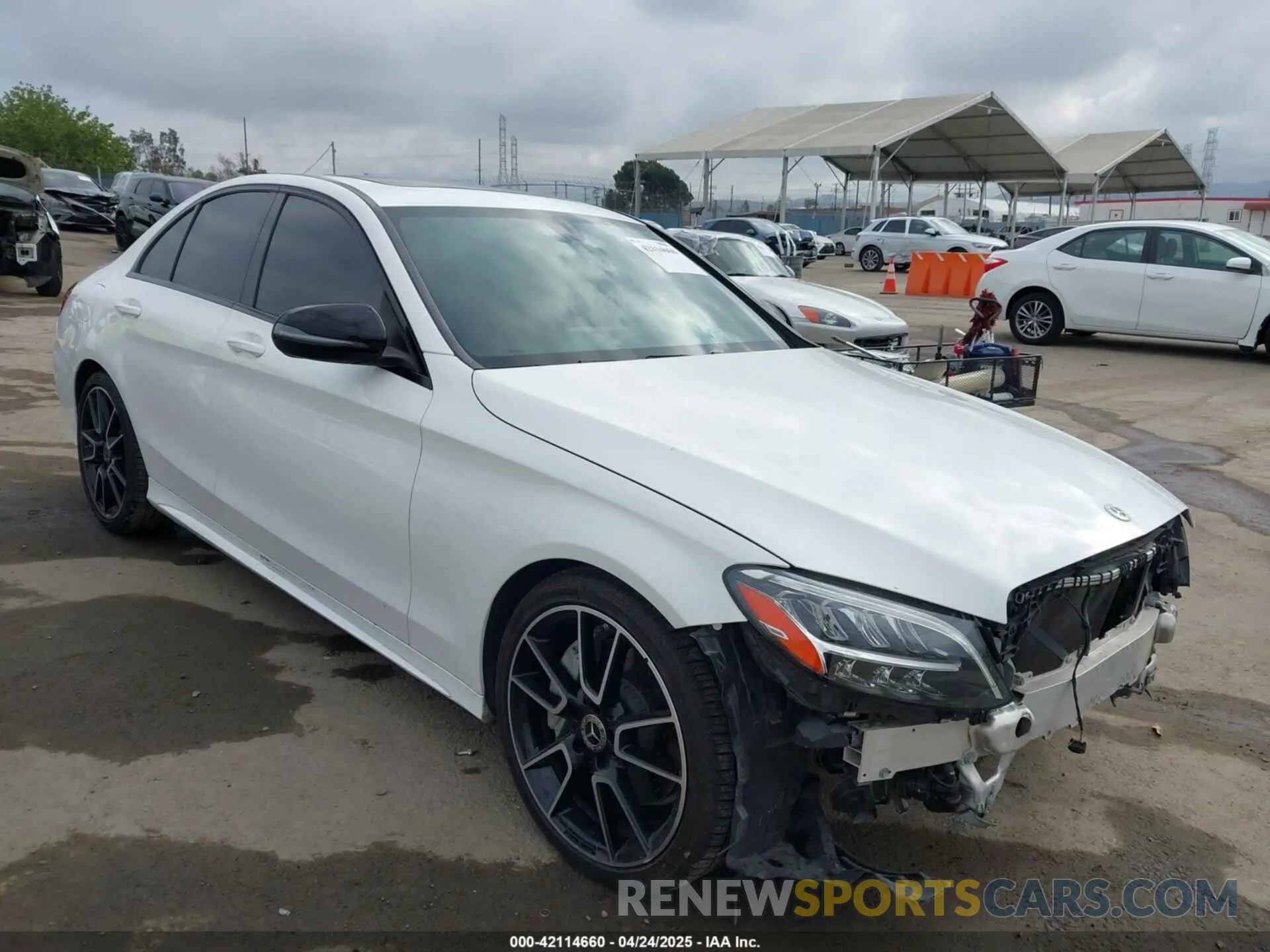 1 Фотография поврежденного автомобиля 55SWF8DB6KU315584 MERCEDES-BENZ C 300 2019
