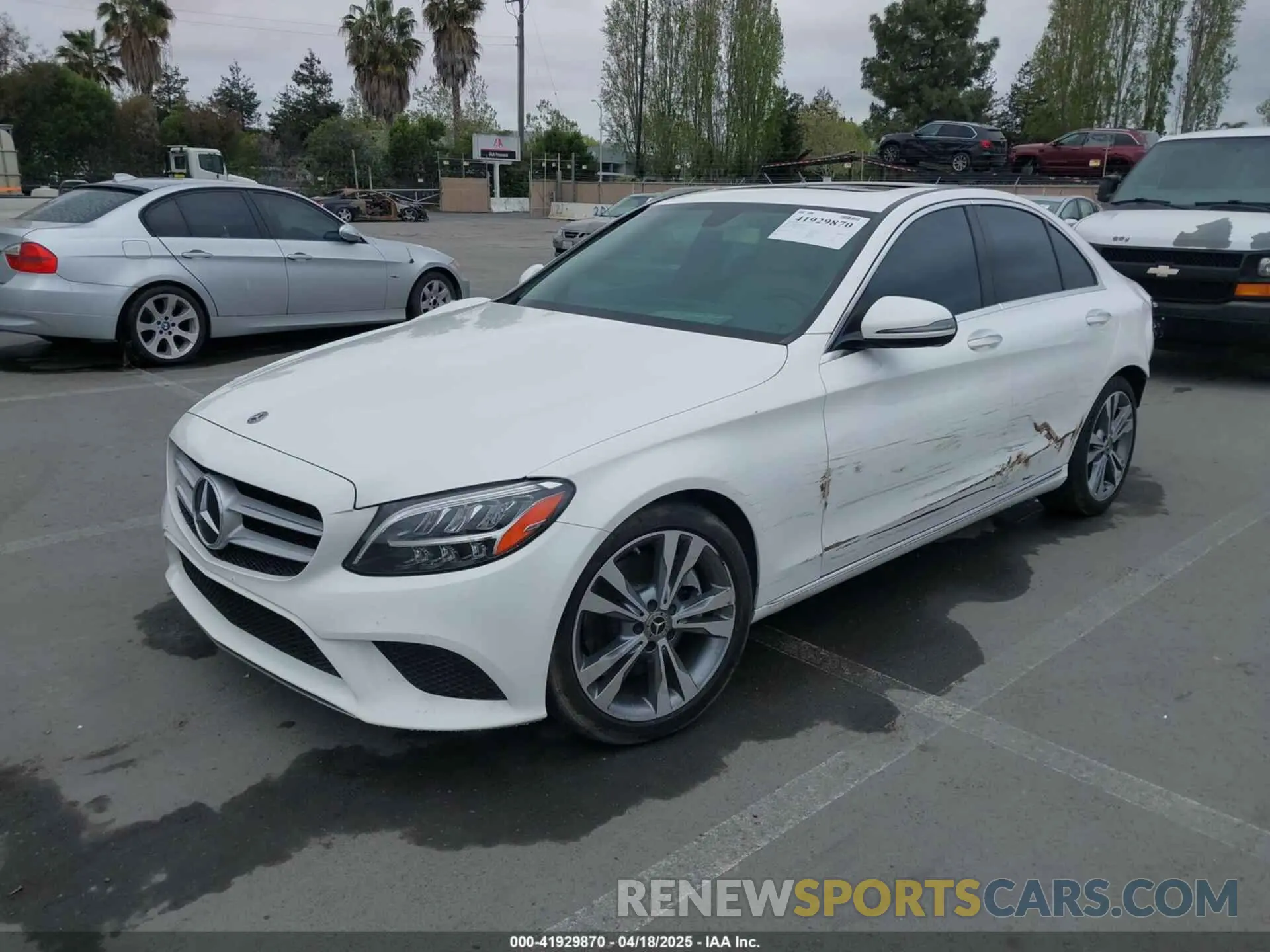 2 Фотография поврежденного автомобиля 55SWF8DB7KU299640 MERCEDES-BENZ C 300 2019