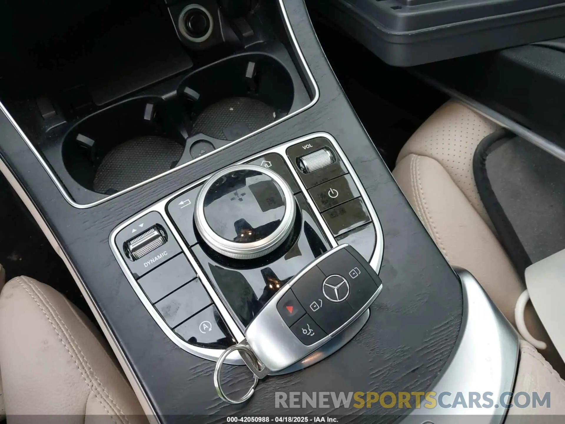 11 Фотография поврежденного автомобиля 55SWF8DB8KU304604 MERCEDES-BENZ C 300 2019