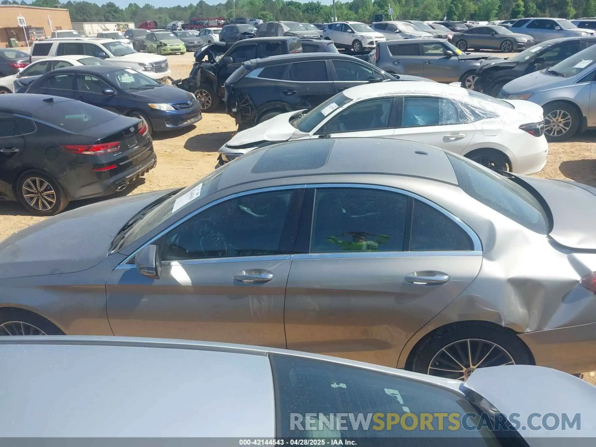 14 Photograph of a damaged car 55SWF8DB8KU308975 MERCEDES-BENZ C 300 2019