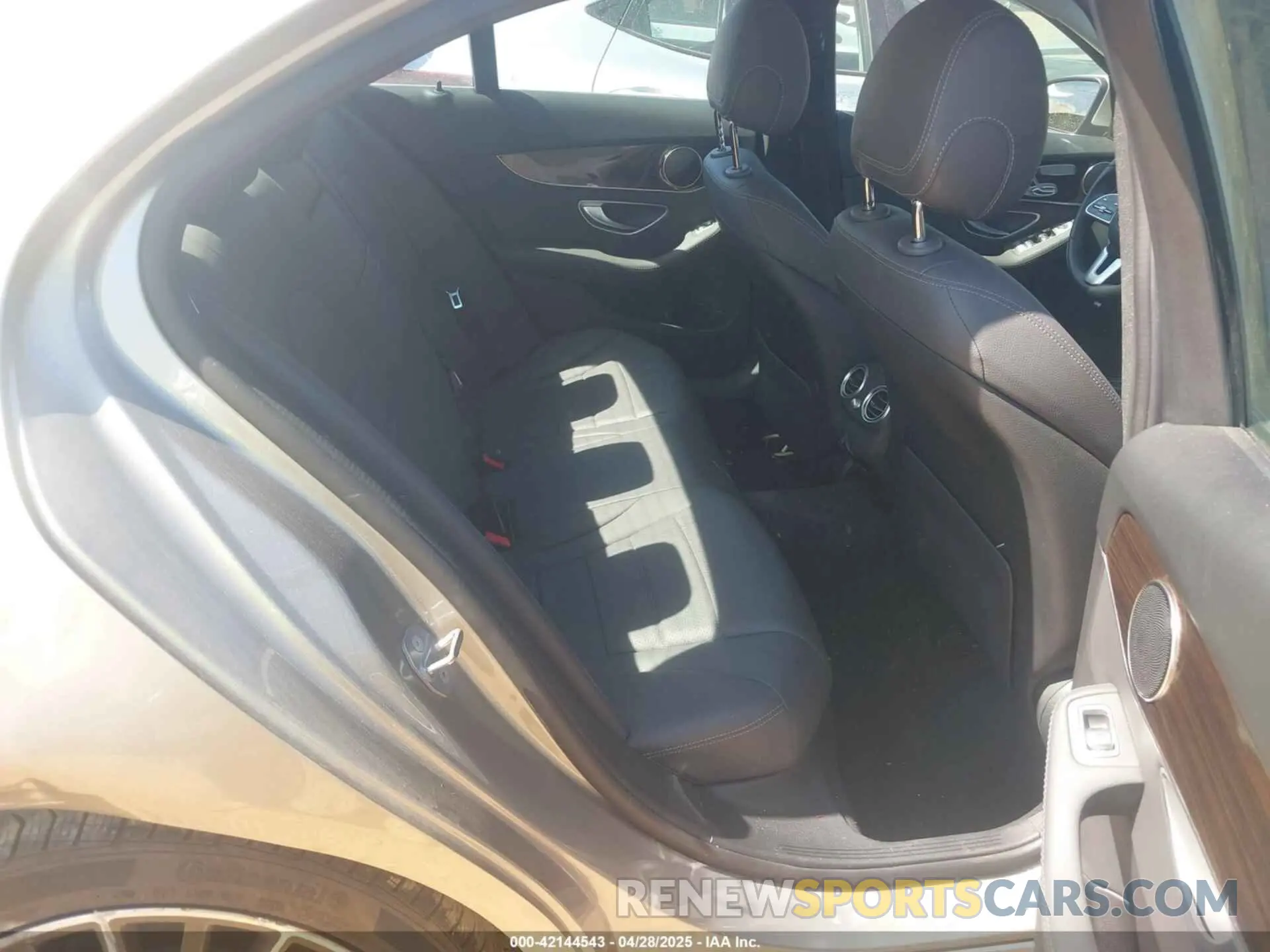 8 Фотография поврежденного автомобиля 55SWF8DB8KU308975 MERCEDES-BENZ C 300 2019