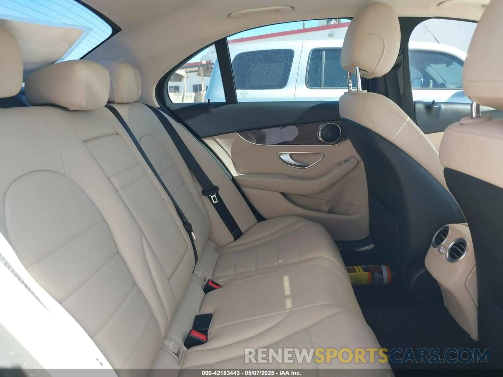 8 Photograph of a damaged car 55SWF8DBXKU298367 MERCEDES-BENZ C 300 2019