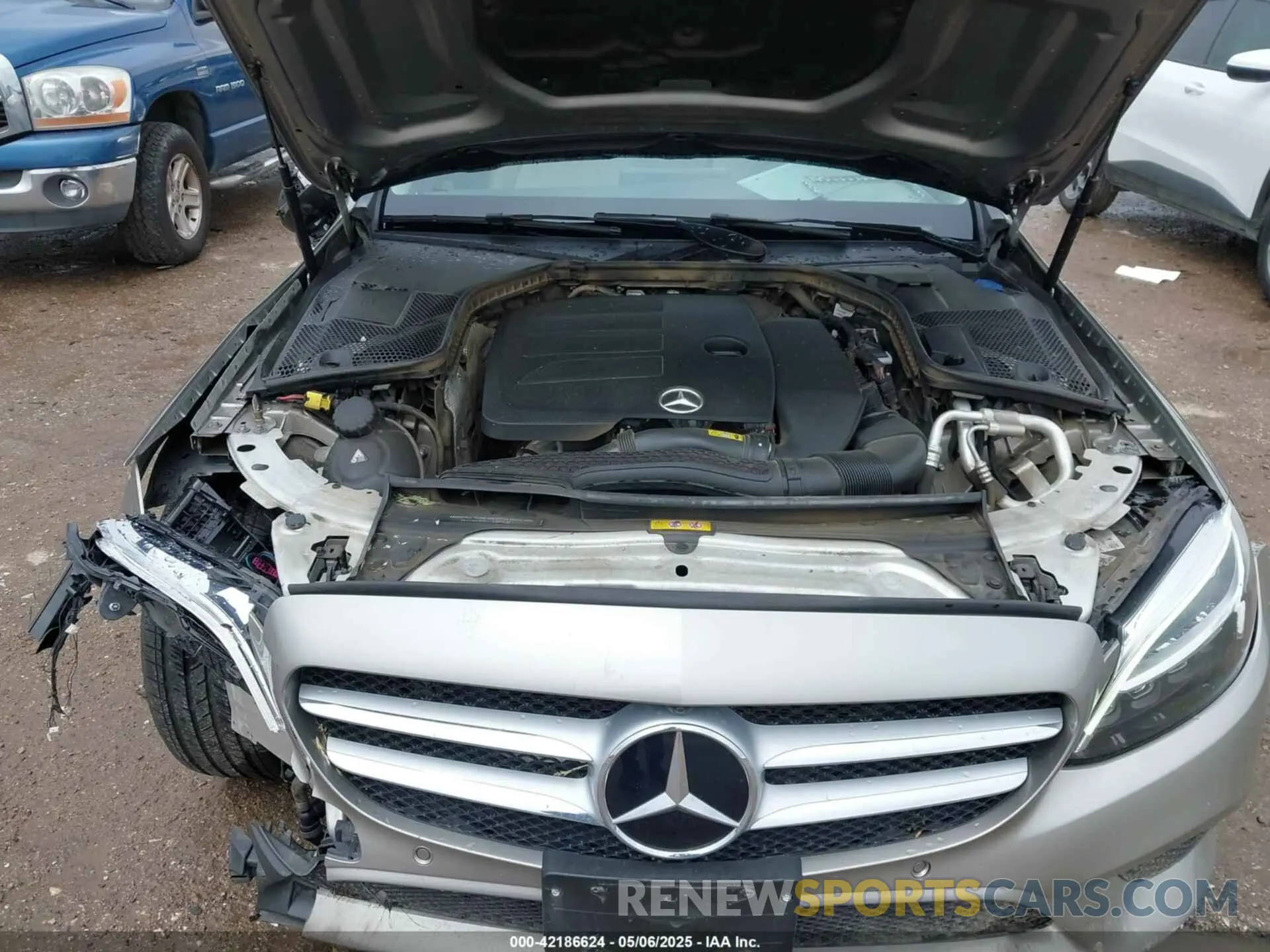 10 Photograph of a damaged car 55SWF8DBXKU315975 MERCEDES-BENZ C 300 2019