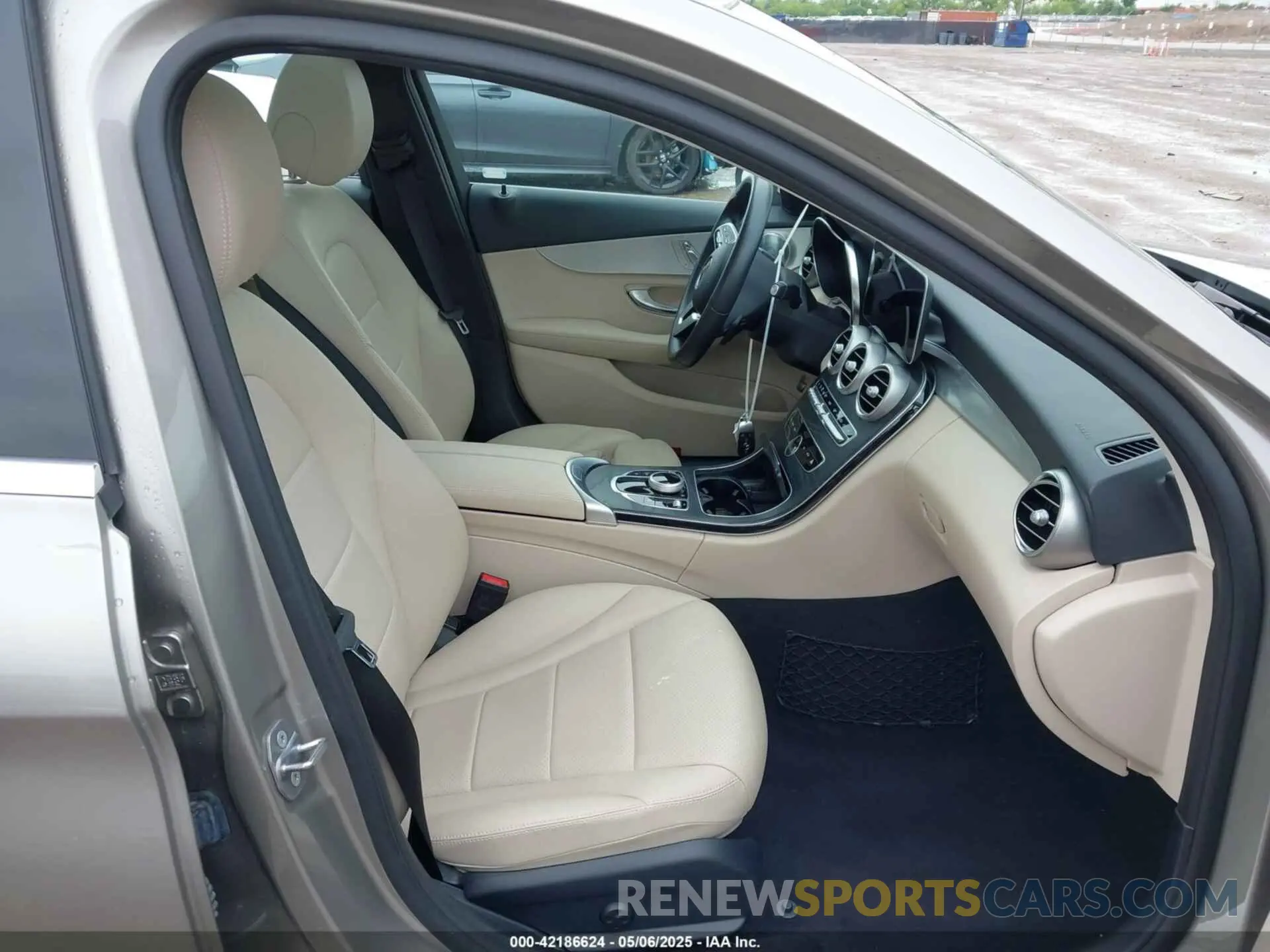5 Photograph of a damaged car 55SWF8DBXKU315975 MERCEDES-BENZ C 300 2019