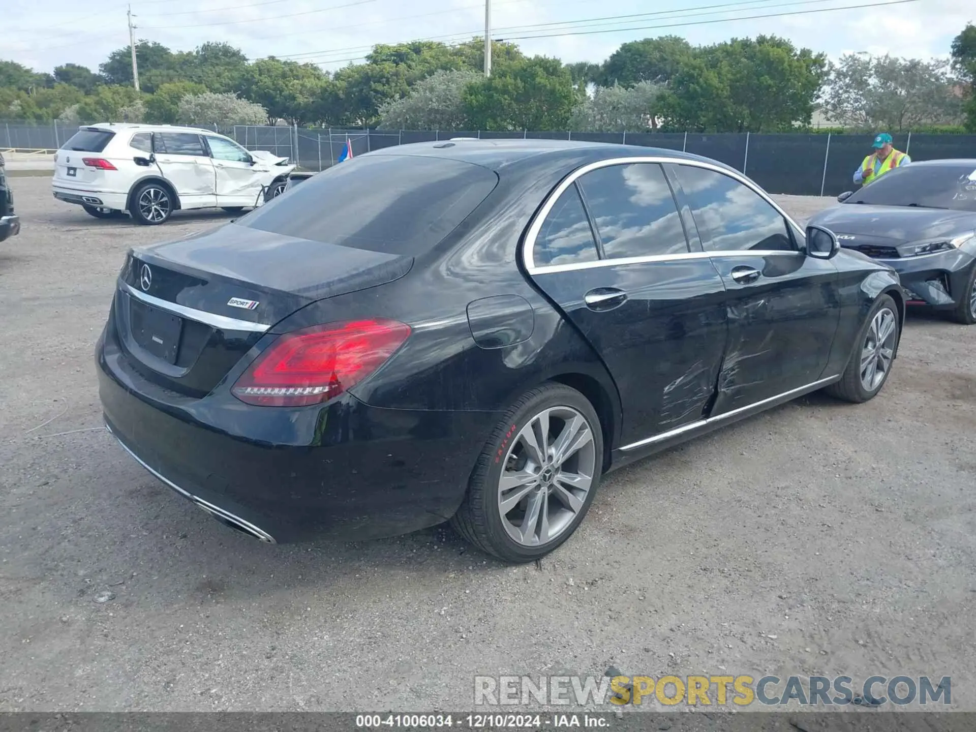 4 Фотография поврежденного автомобиля 55SWF8DBXKU319816 MERCEDES-BENZ C 300 2019