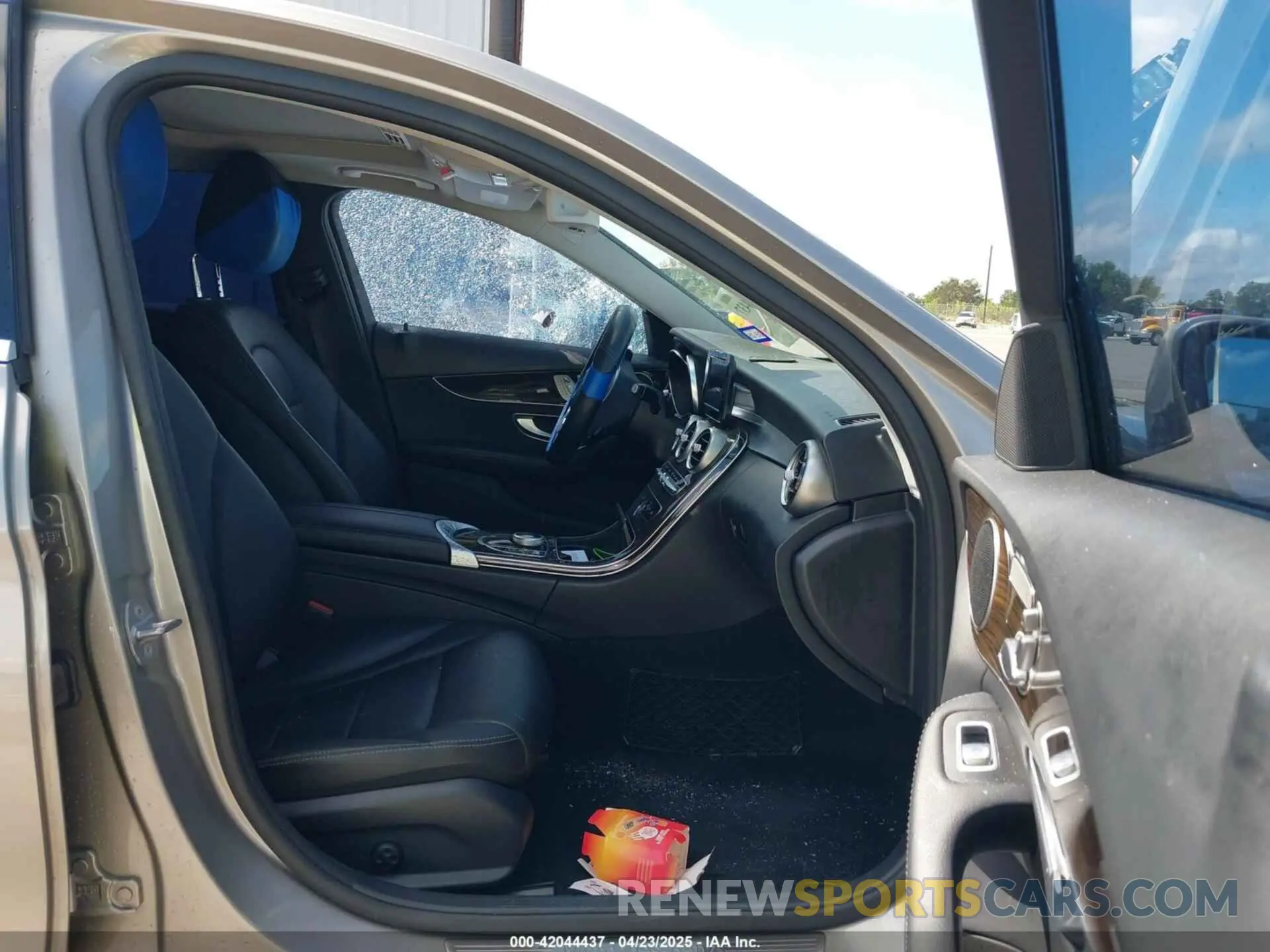 5 Photograph of a damaged car 55SWF8EB0KU314445 MERCEDES-BENZ C 300 2019