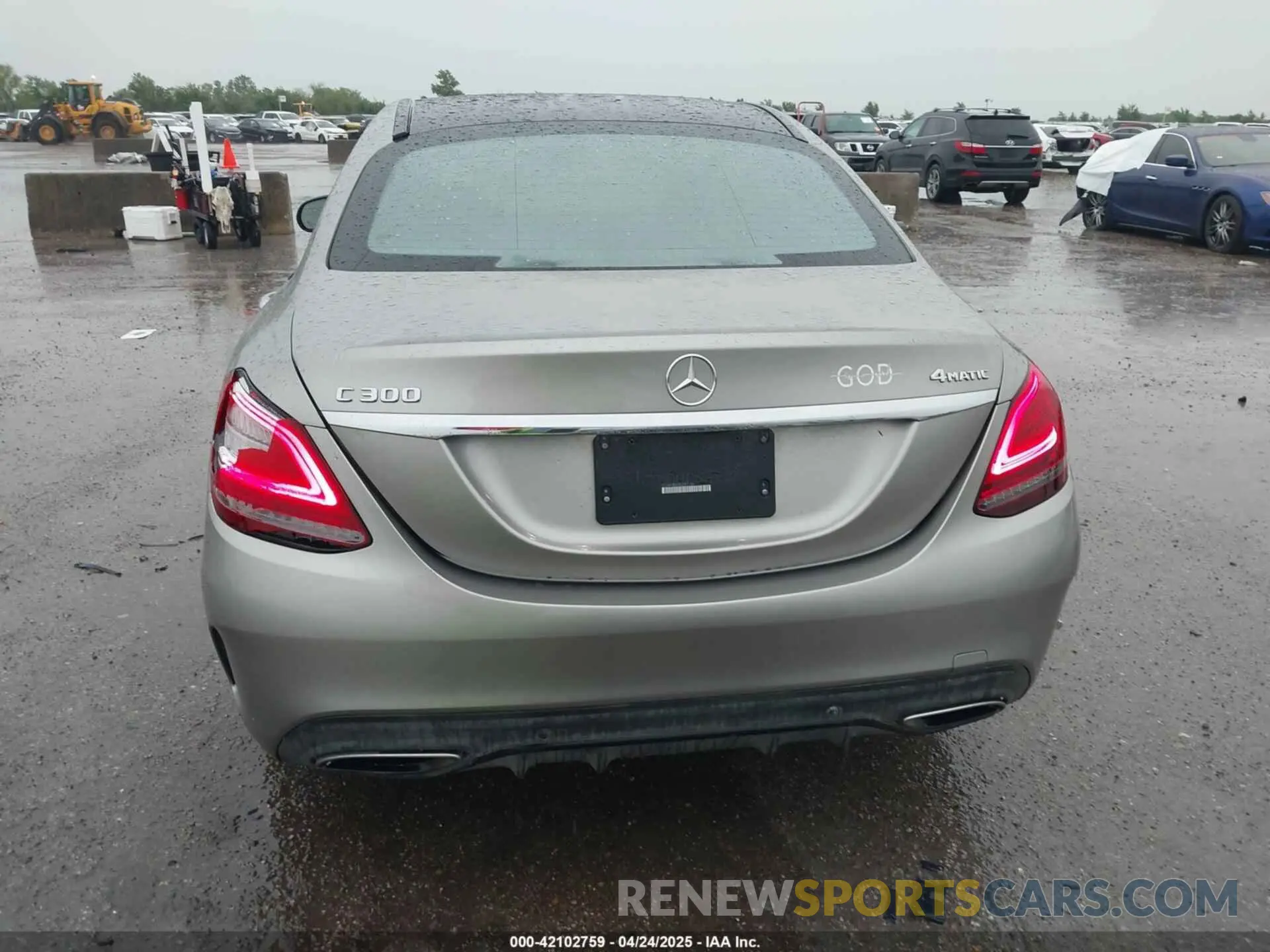 16 Photograph of a damaged car 55SWF8EB2KU283134 MERCEDES-BENZ C 300 2019