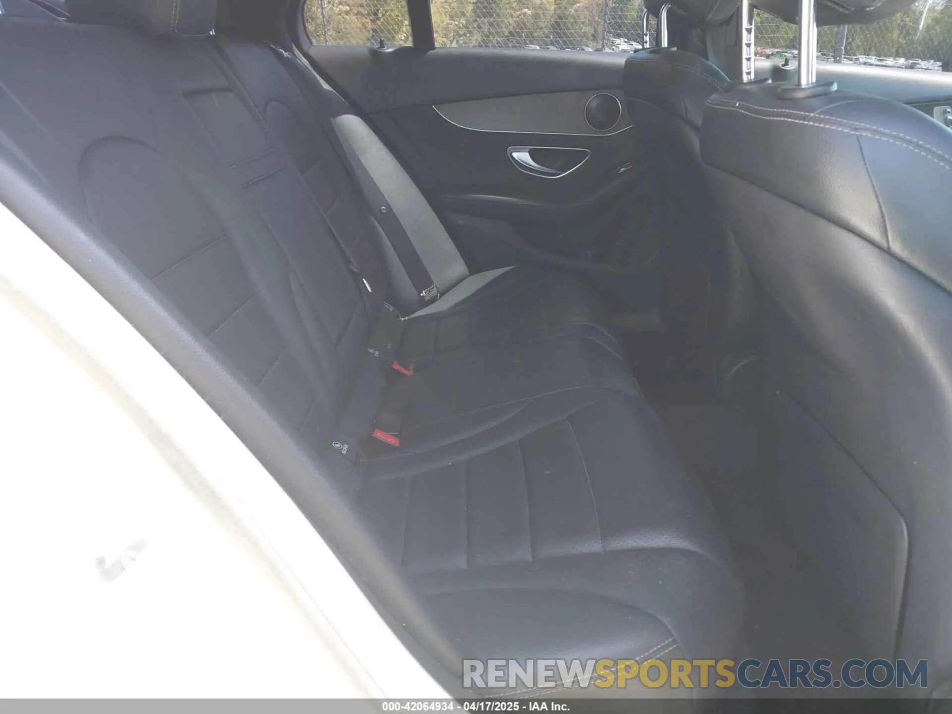 8 Photograph of a damaged car 55SWF8EB3KU297396 MERCEDES-BENZ C 300 2019