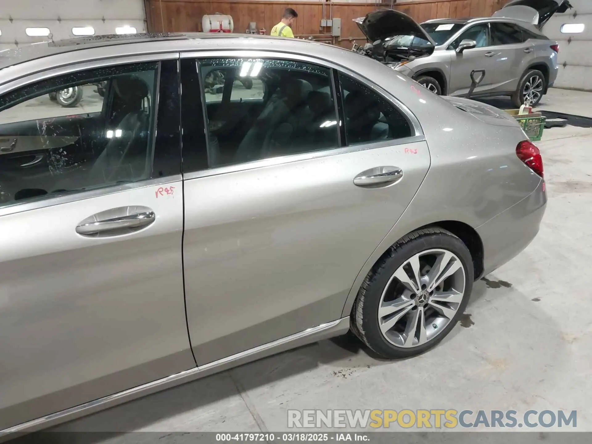 20 Фотография поврежденного автомобиля 55SWF8EB6KU321044 MERCEDES-BENZ C 300 2019