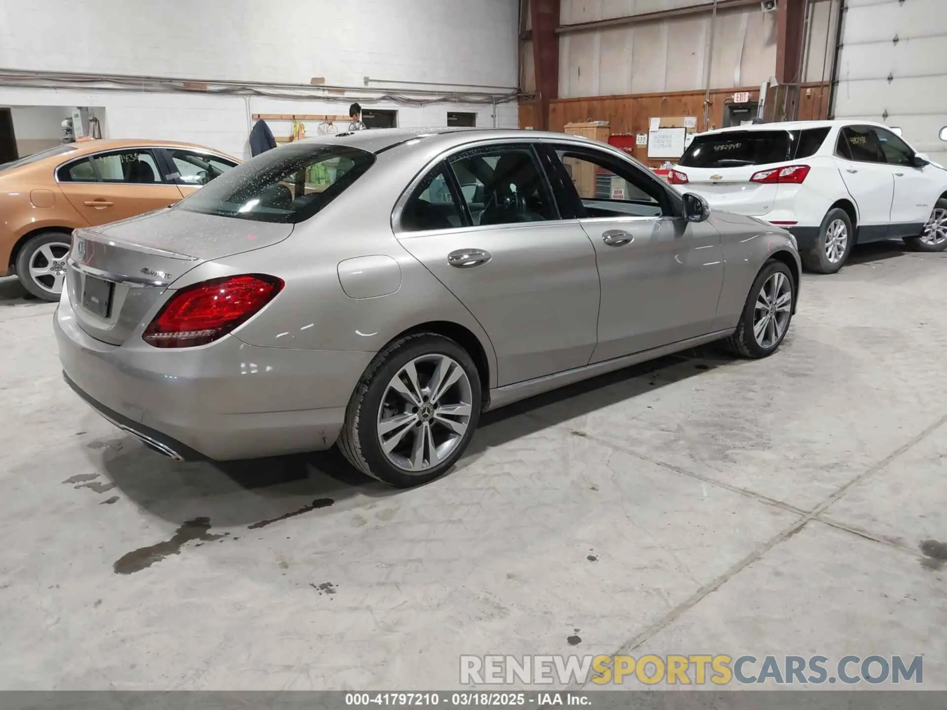 4 Фотография поврежденного автомобиля 55SWF8EB6KU321044 MERCEDES-BENZ C 300 2019