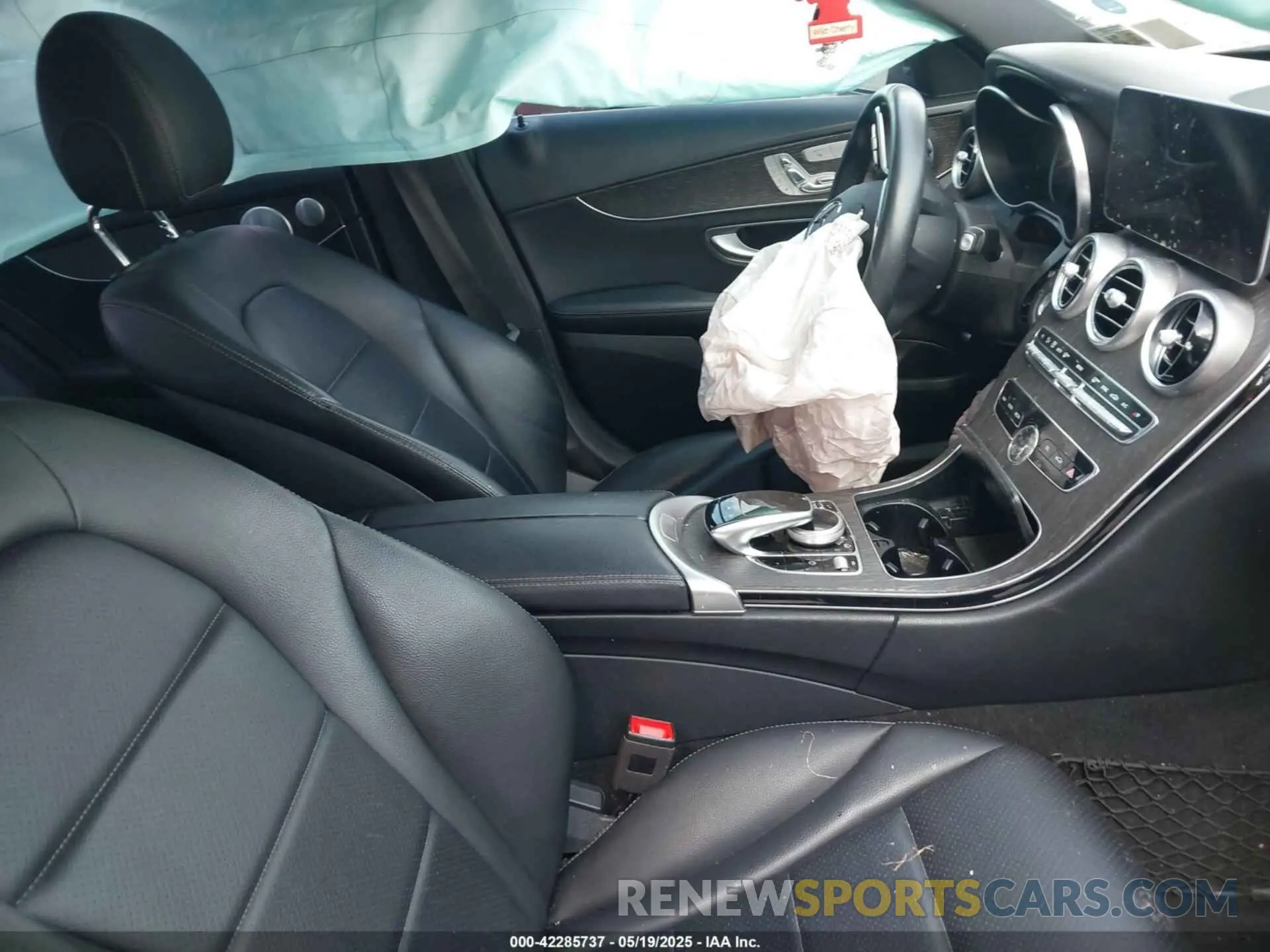 5 Photograph of a damaged car 55SWF8EB7KU301367 MERCEDES-BENZ C 300 2019