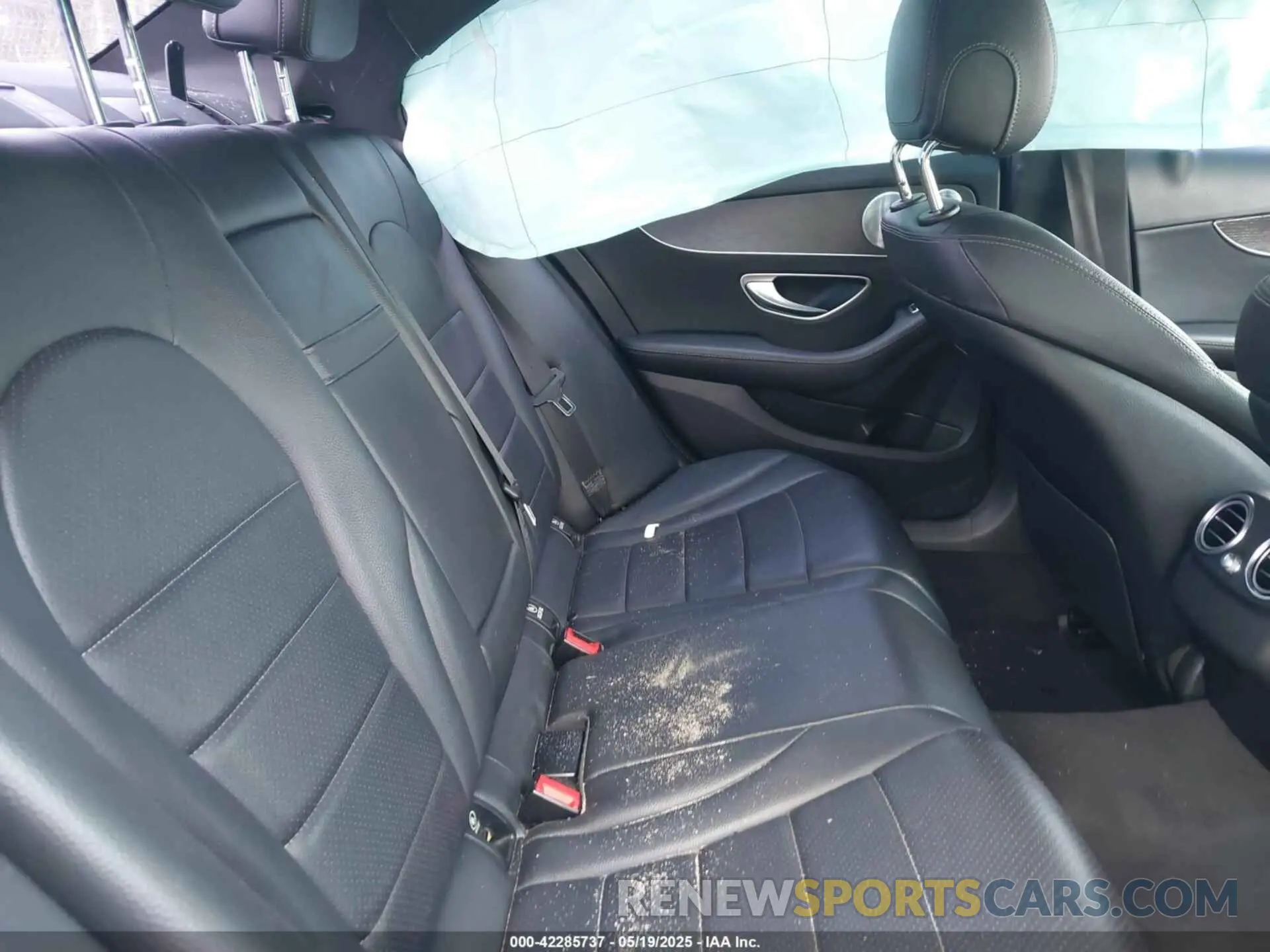 8 Photograph of a damaged car 55SWF8EB7KU301367 MERCEDES-BENZ C 300 2019