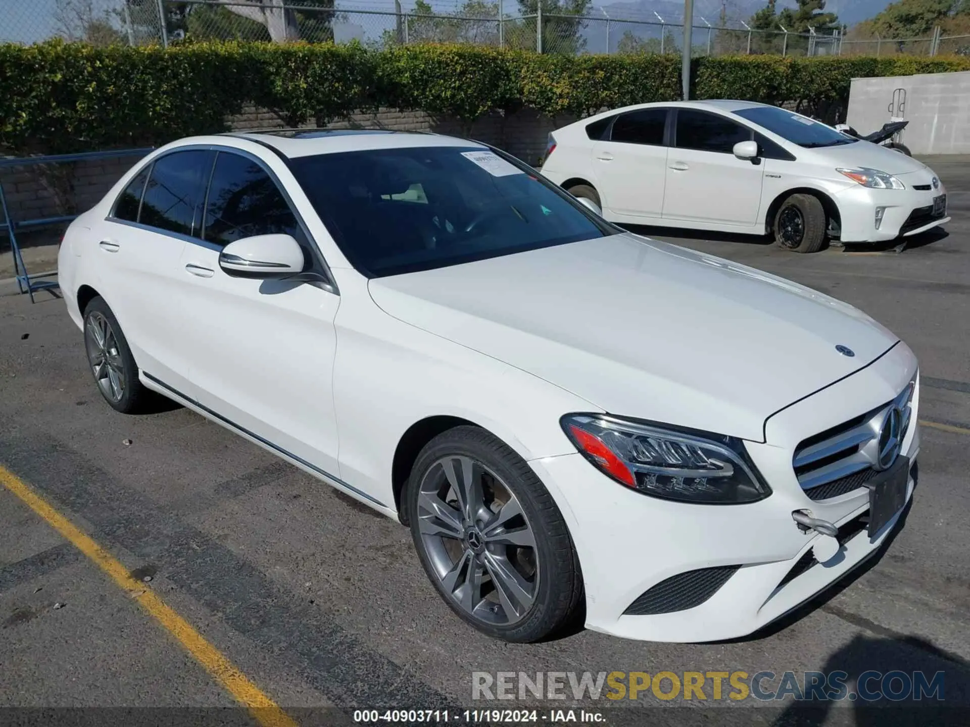 1 Фотография поврежденного автомобиля WDDWF8DB7KR482361 MERCEDES-BENZ C 300 2019