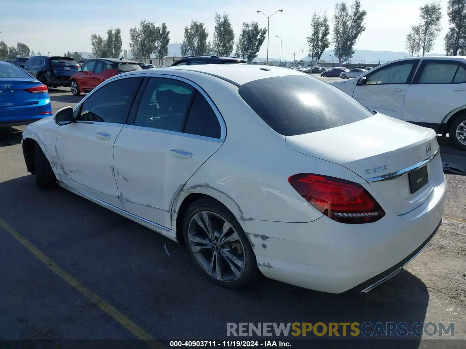 3 Фотография поврежденного автомобиля WDDWF8DB7KR482361 MERCEDES-BENZ C 300 2019