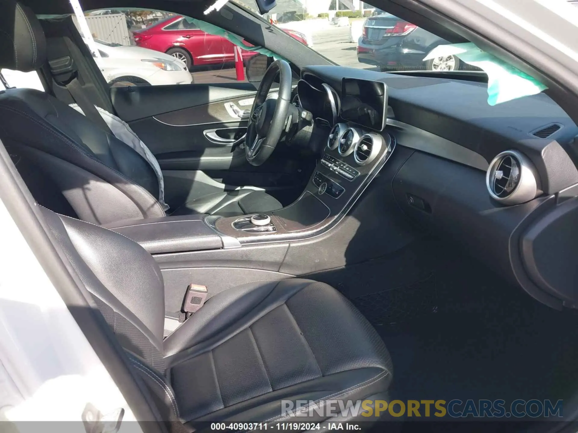 5 Фотография поврежденного автомобиля WDDWF8DB7KR482361 MERCEDES-BENZ C 300 2019