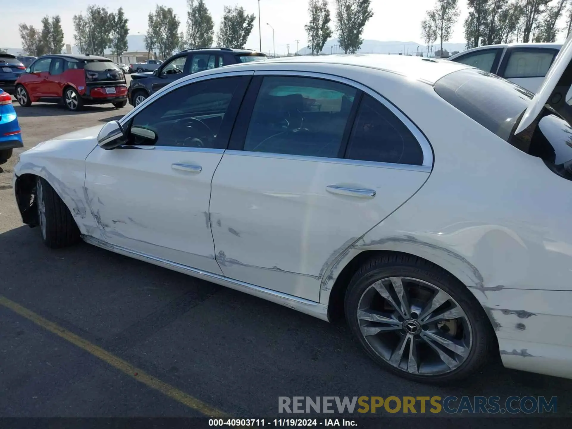 6 Фотография поврежденного автомобиля WDDWF8DB7KR482361 MERCEDES-BENZ C 300 2019