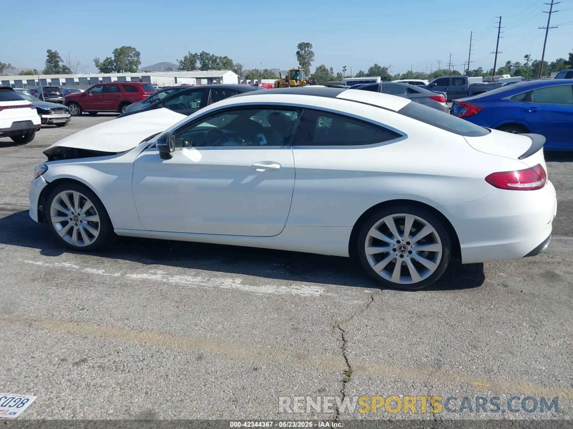 14 Photograph of a damaged car WDDWJ8DB9KF800304 MERCEDES-BENZ C 300 2019