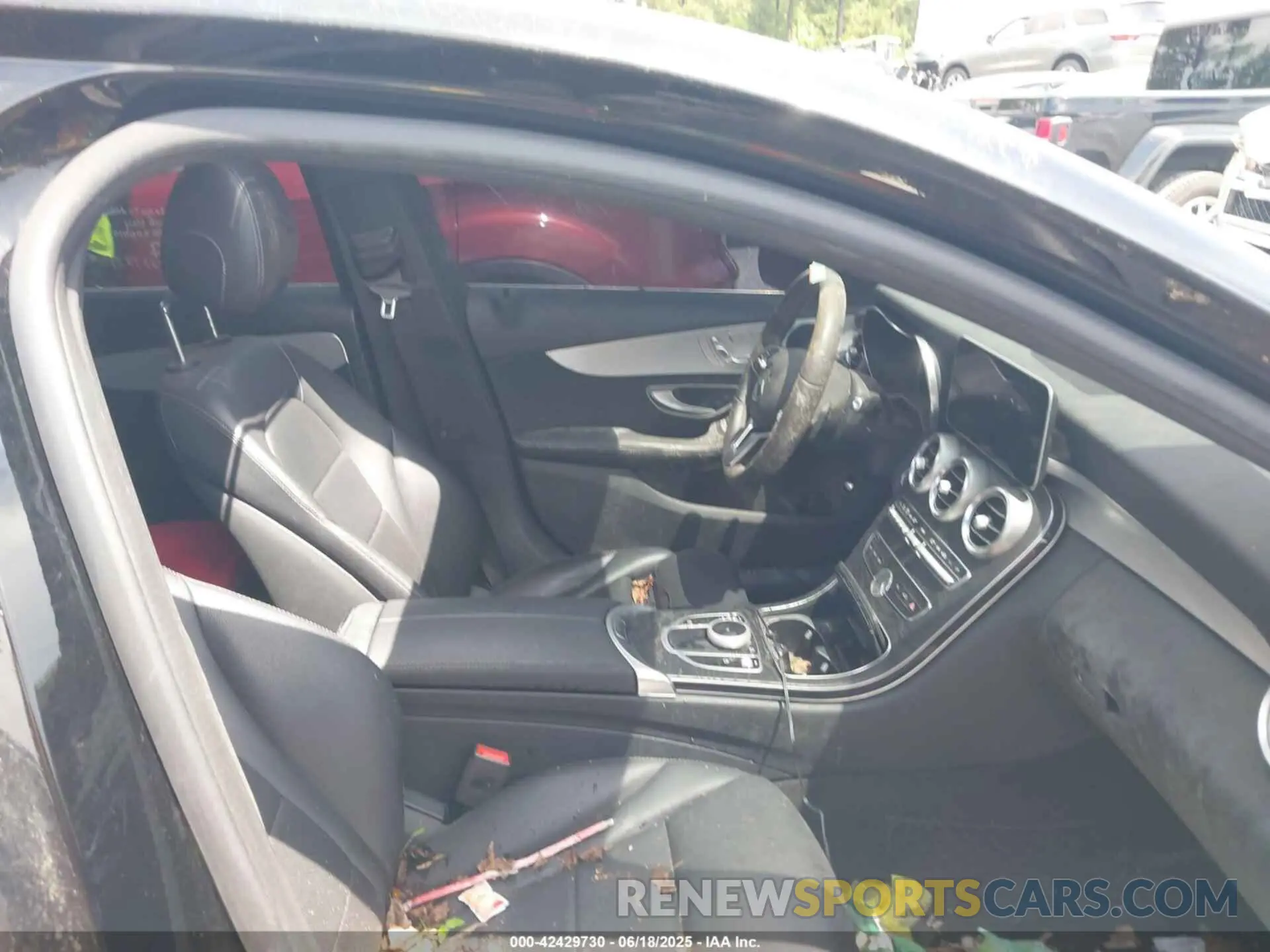 5 Photograph of a damaged car 55SWF8DB3LU432363 MERCEDES-BENZ C 300 2020