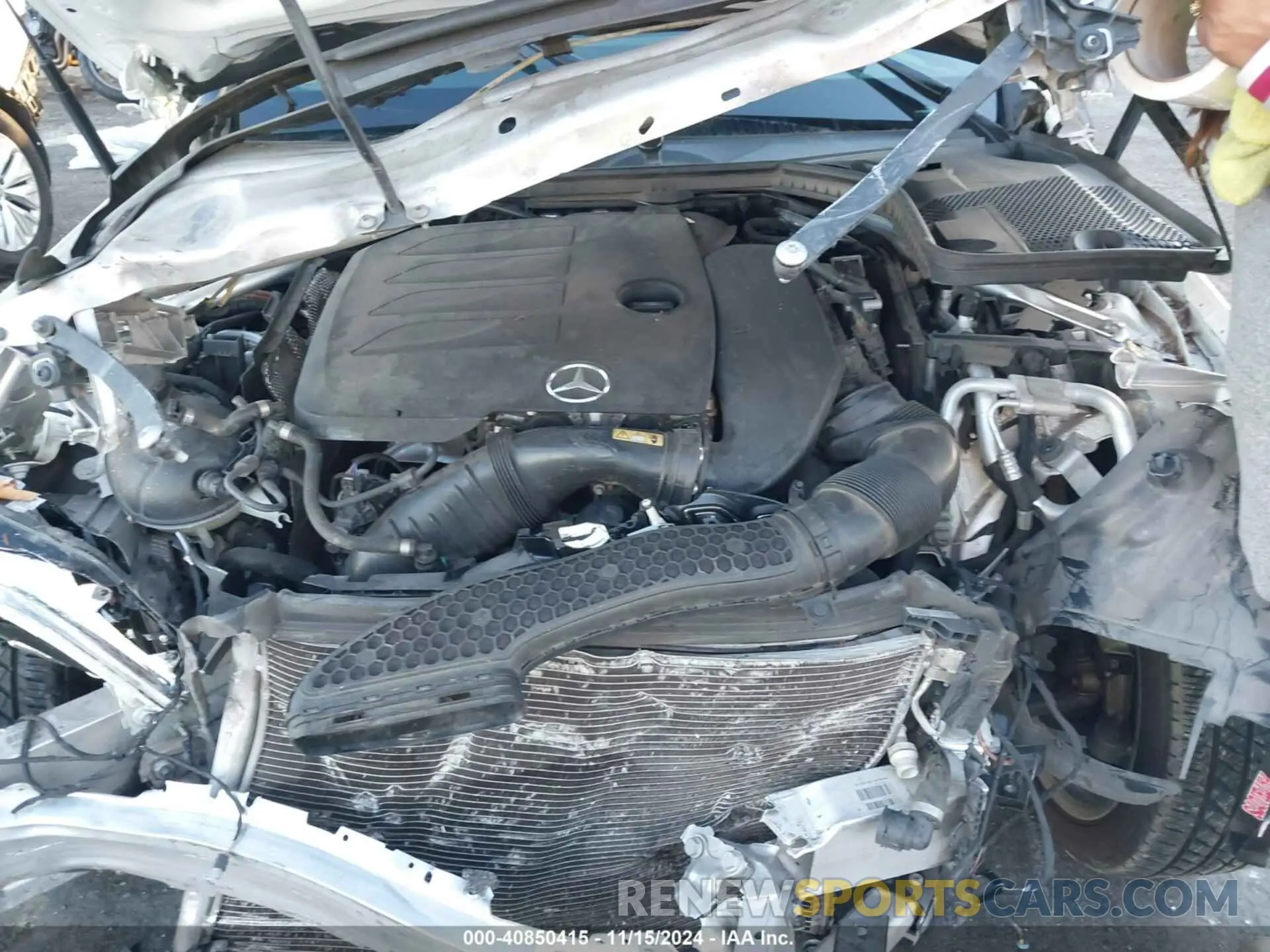 10 Photograph of a damaged car W1KWF8DB0LR572467 MERCEDES-BENZ C 300 2020