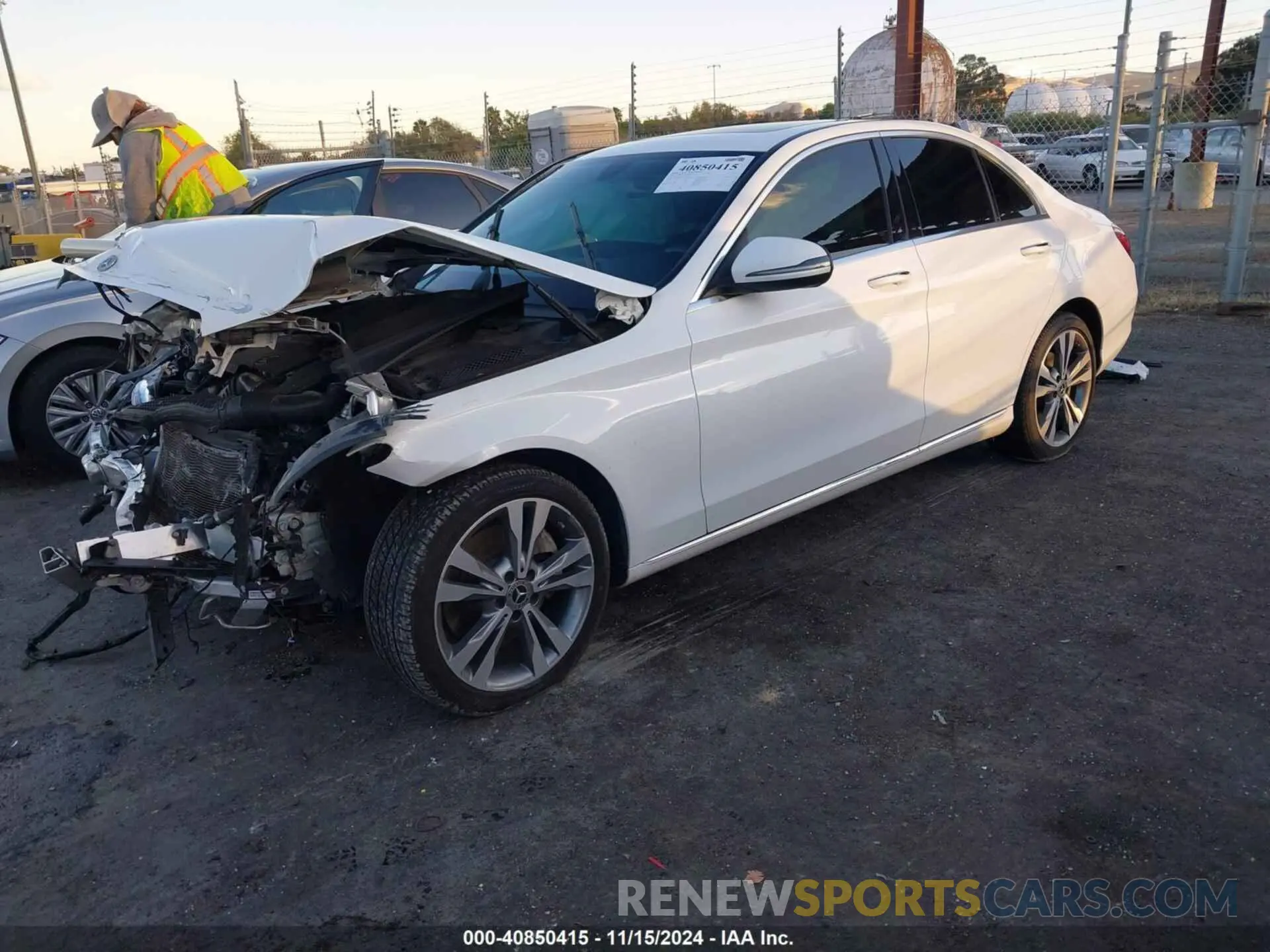 2 Photograph of a damaged car W1KWF8DB0LR572467 MERCEDES-BENZ C 300 2020