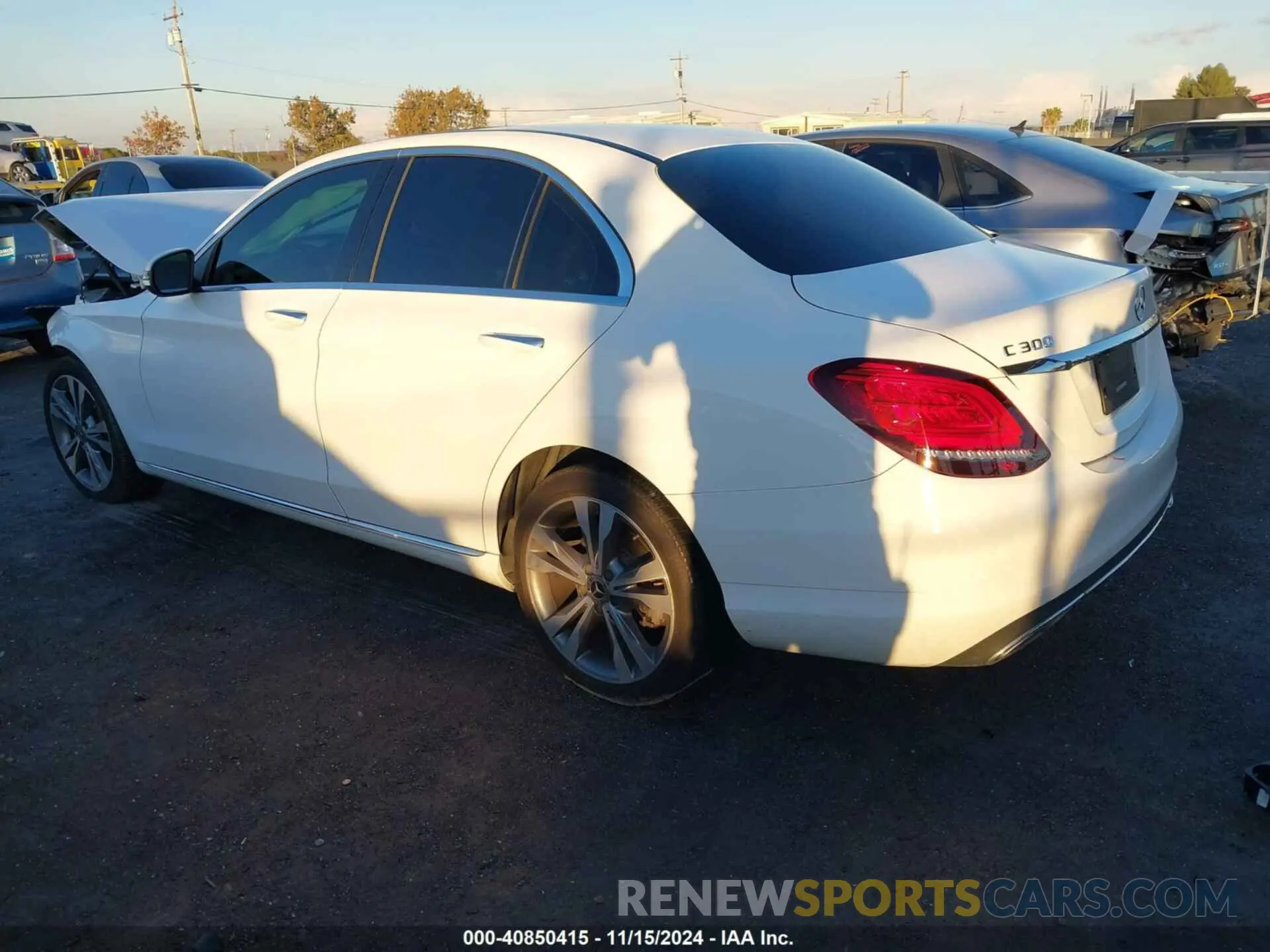 3 Photograph of a damaged car W1KWF8DB0LR572467 MERCEDES-BENZ C 300 2020